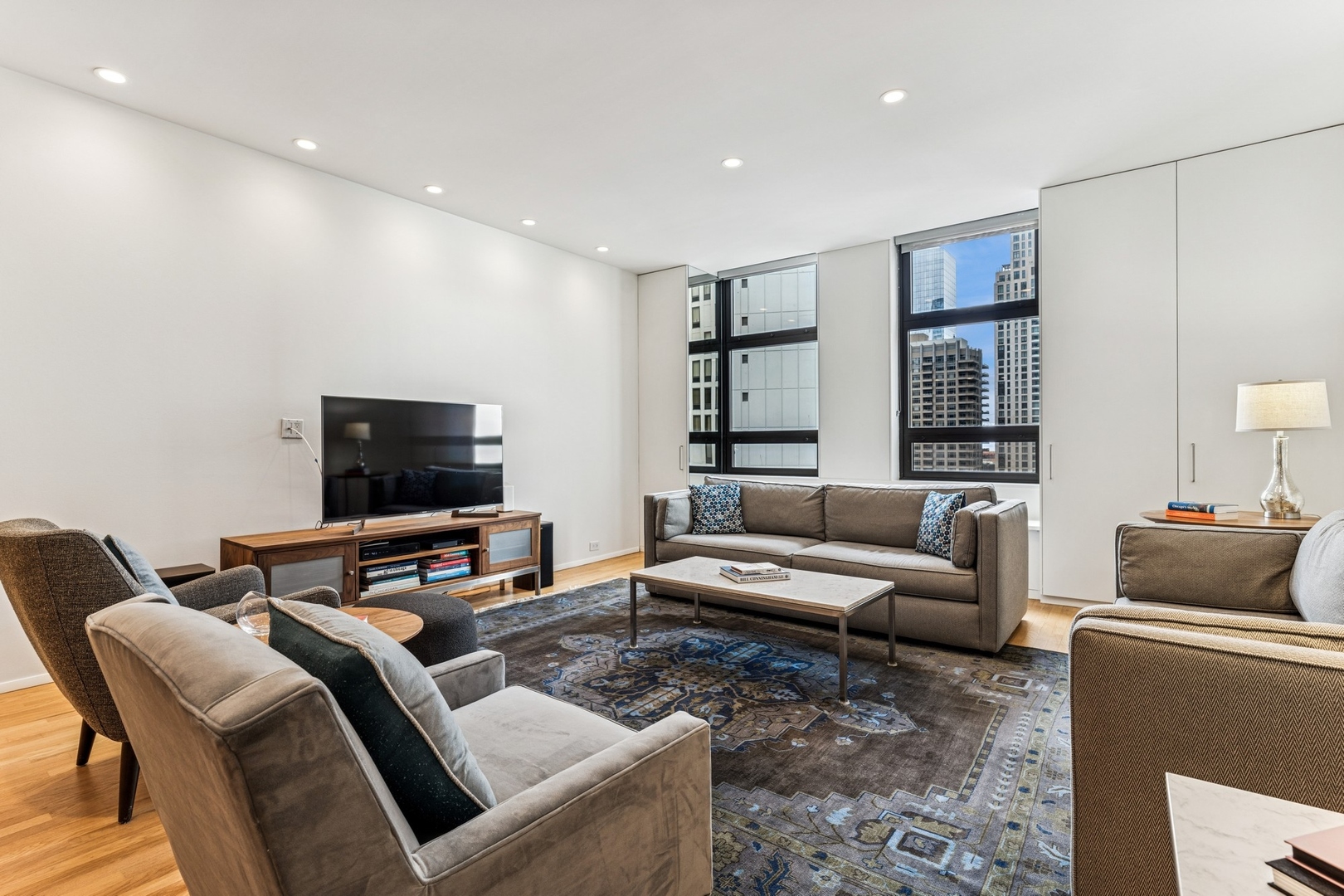 680 N Lake Shore Drive Unit: 1507