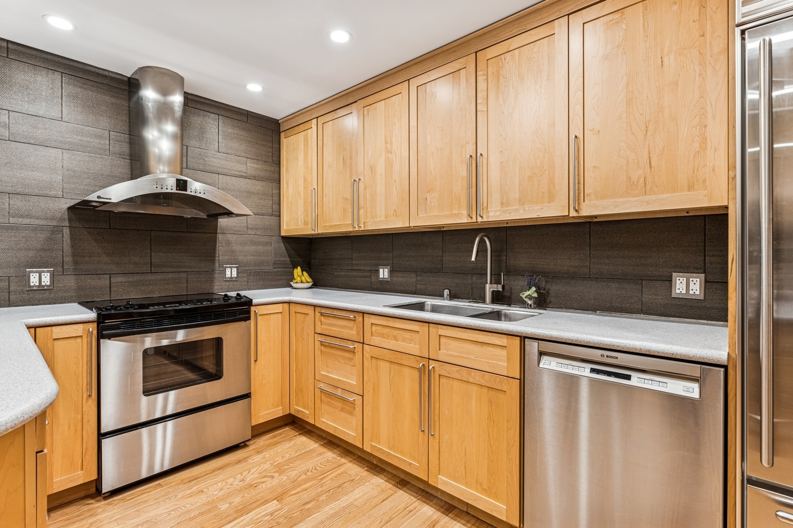 680 N Lake Shore Drive Unit: 1507