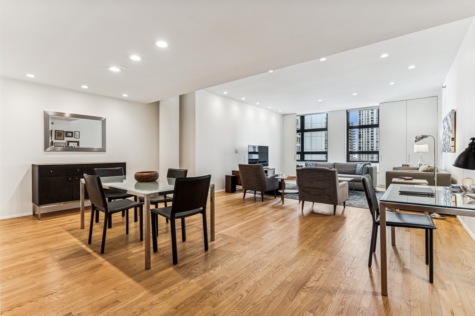 680 N Lake Shore Drive Unit: 1507