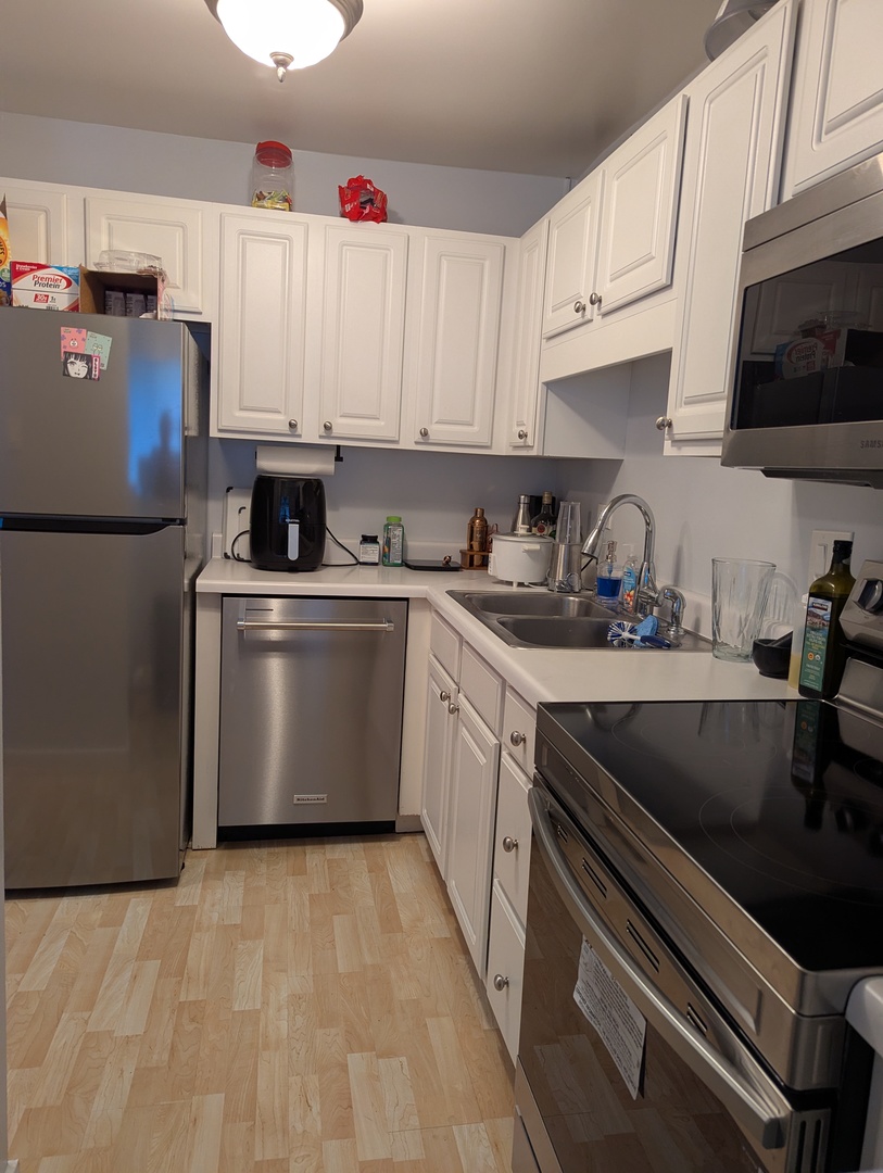 211 E Ohio Street Unit: 2017