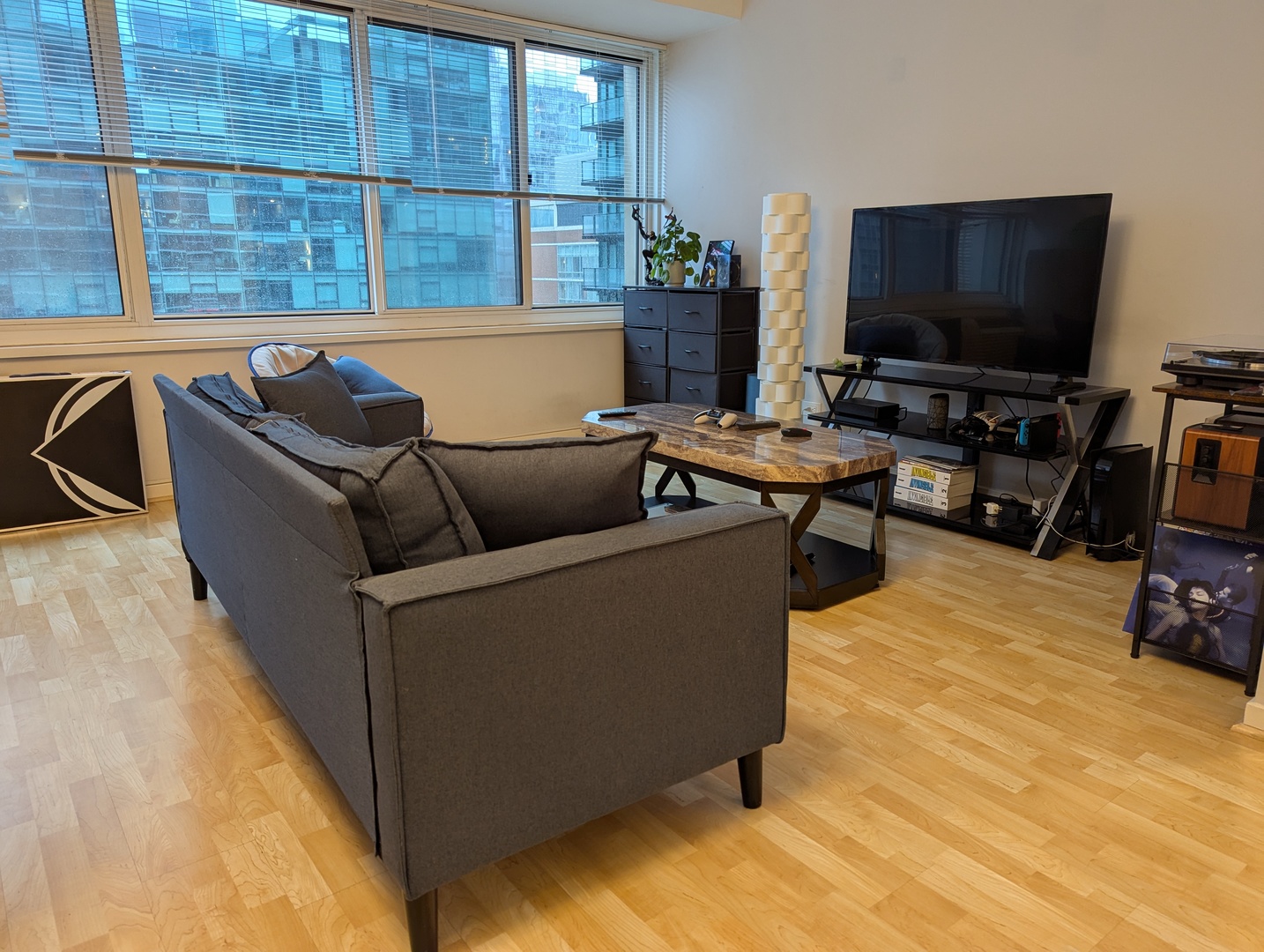 211 E Ohio Street Unit: 2017