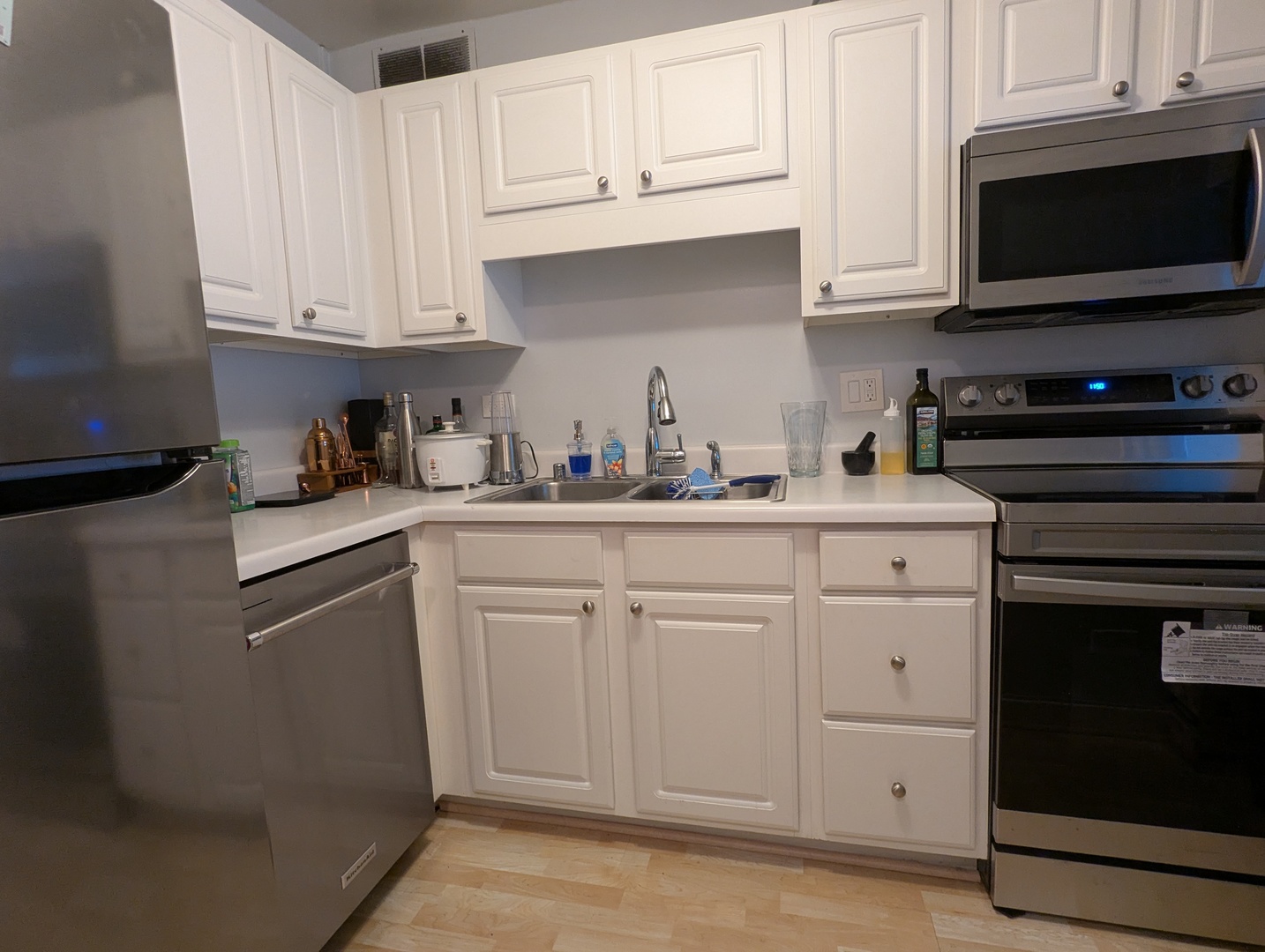 211 E Ohio Street Unit: 2017