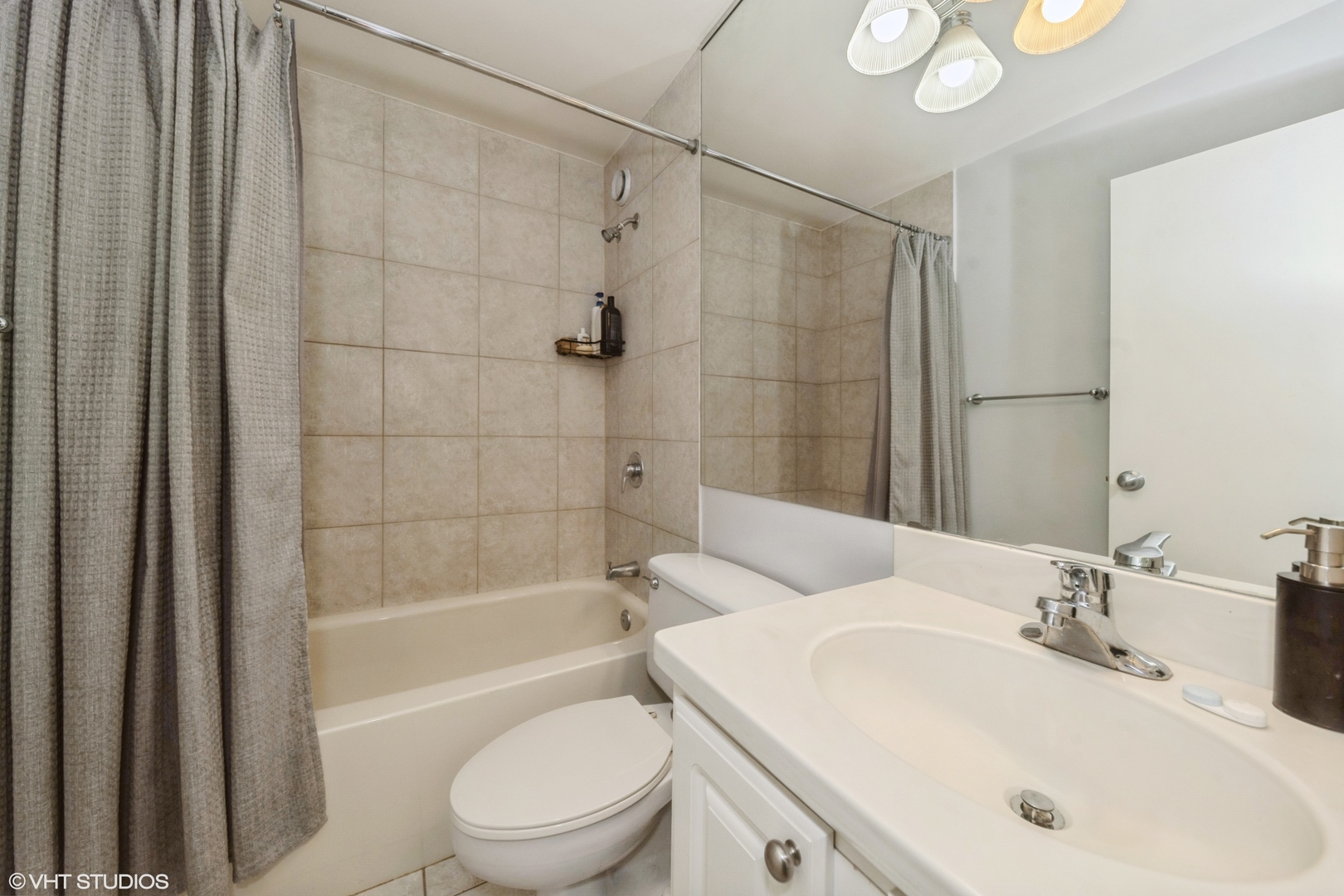 211 E Ohio Street Unit: 2017