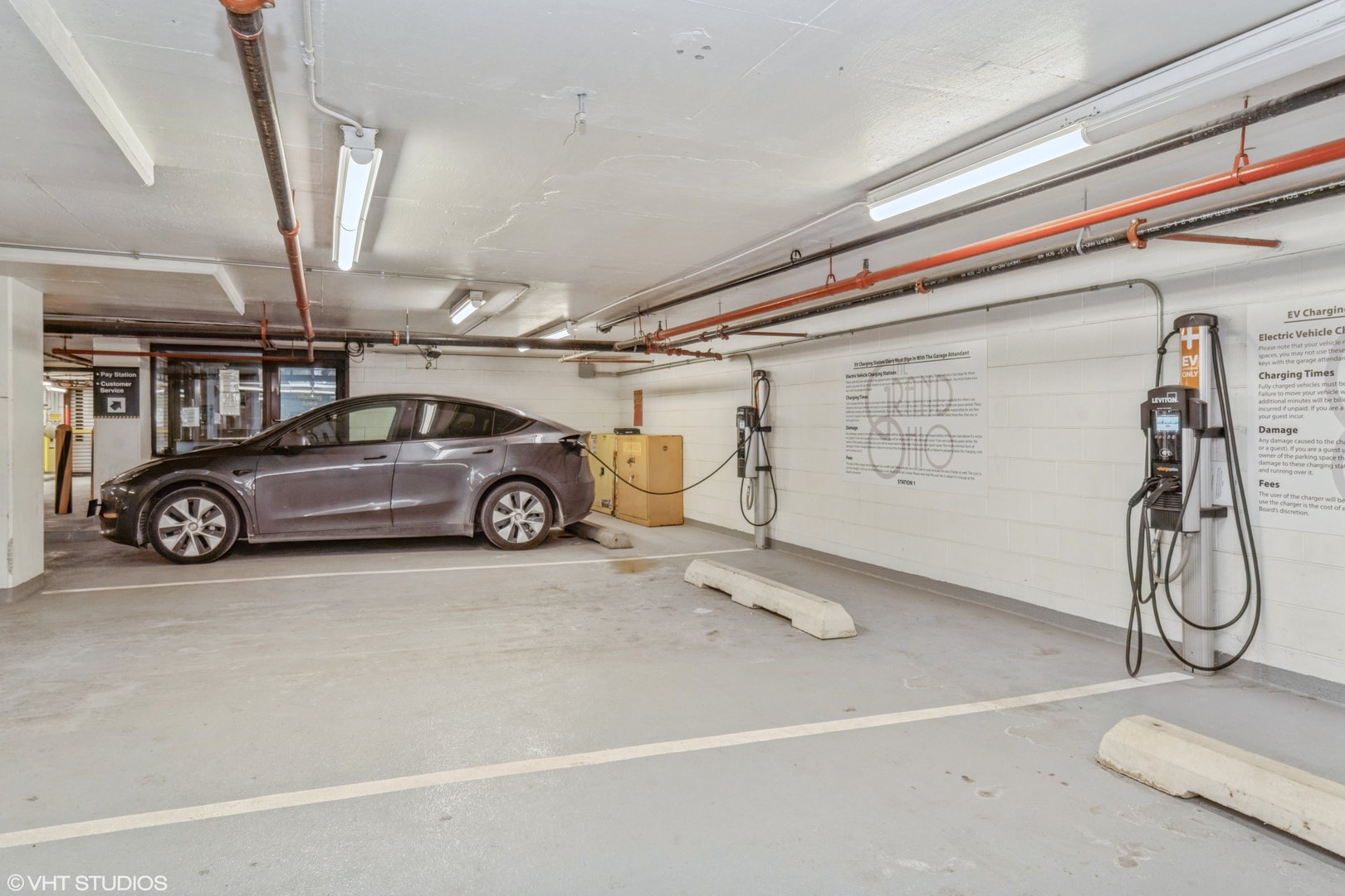 211 E Ohio Street Unit: 2017