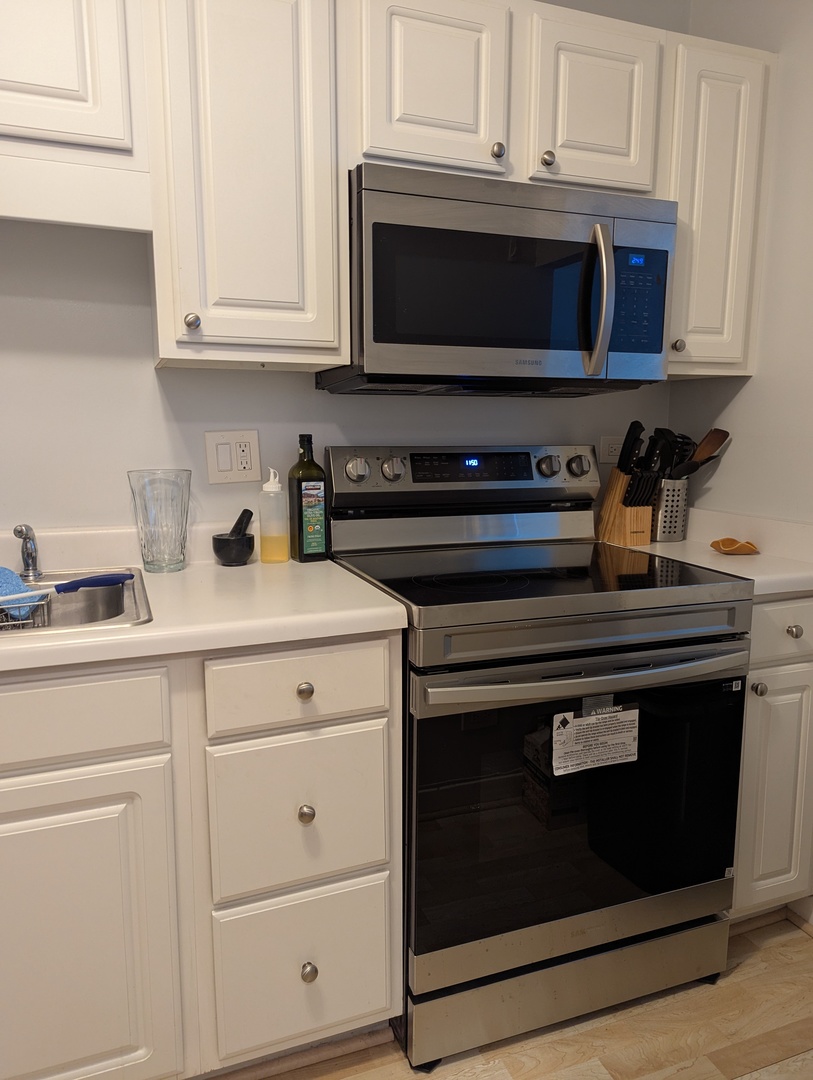 211 E Ohio Street Unit: 2017