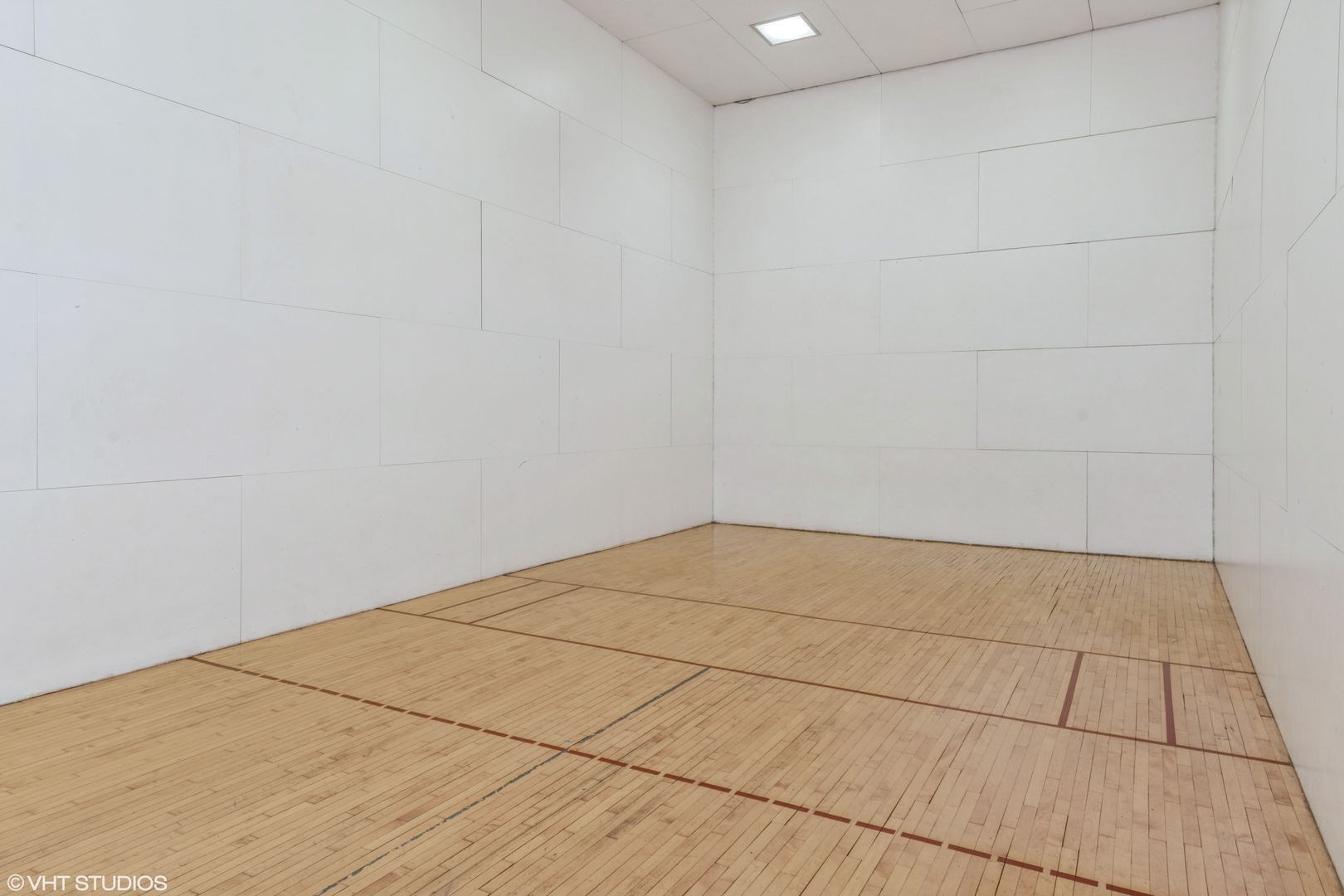 211 E Ohio Street Unit: 2017