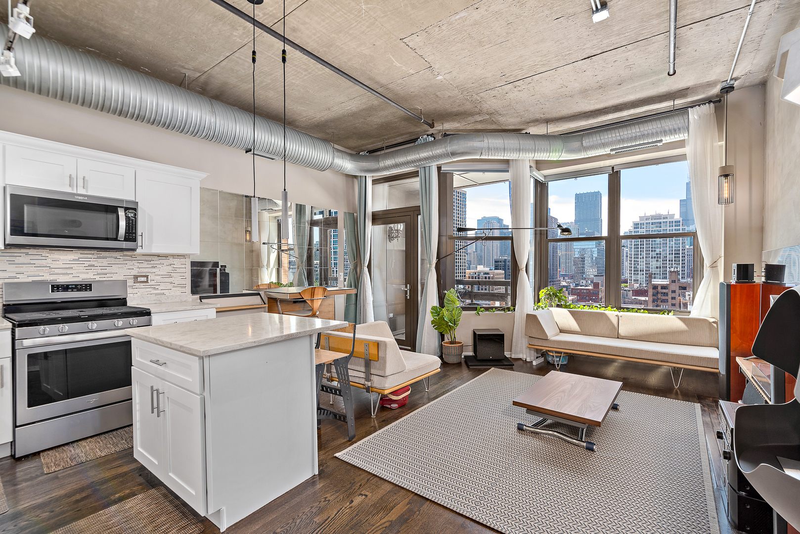 849 N Franklin Street Unit: 1219