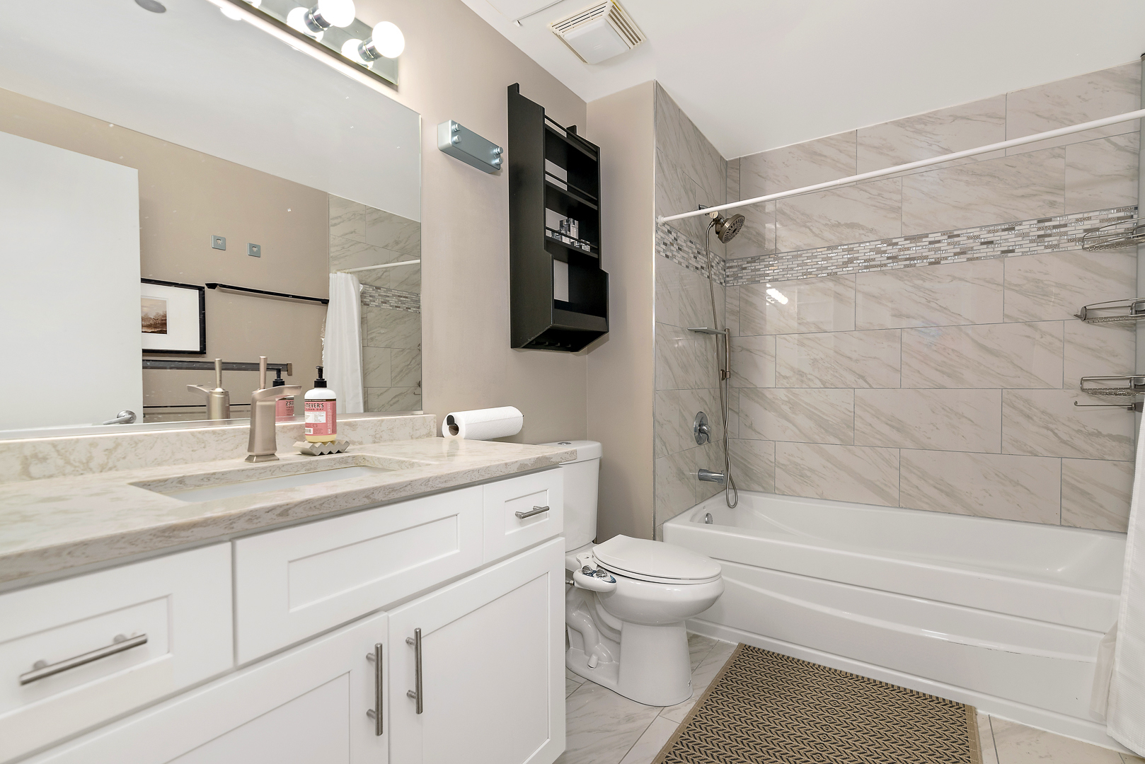 849 N Franklin Street Unit: 1219