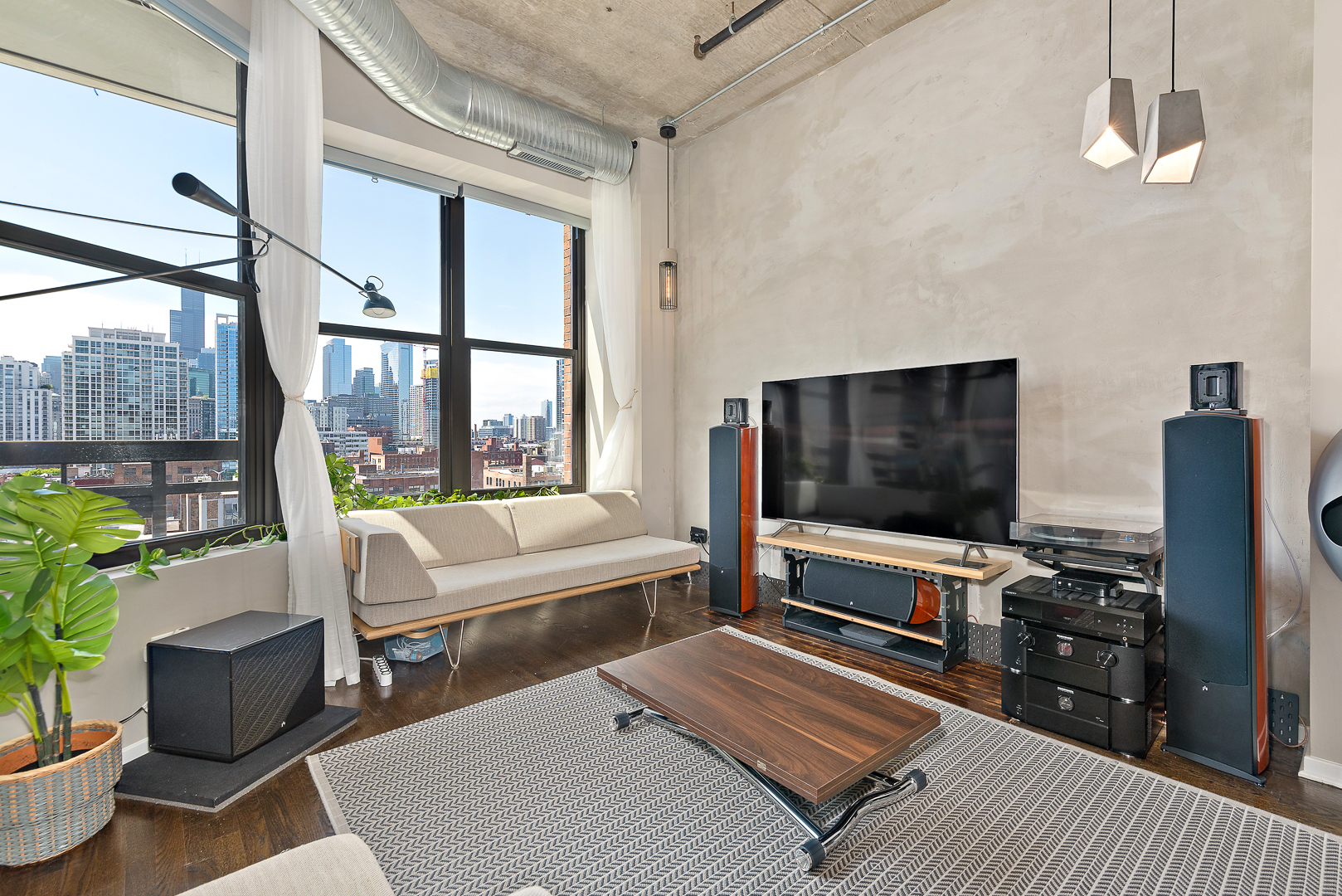 849 N Franklin Street Unit: 1219