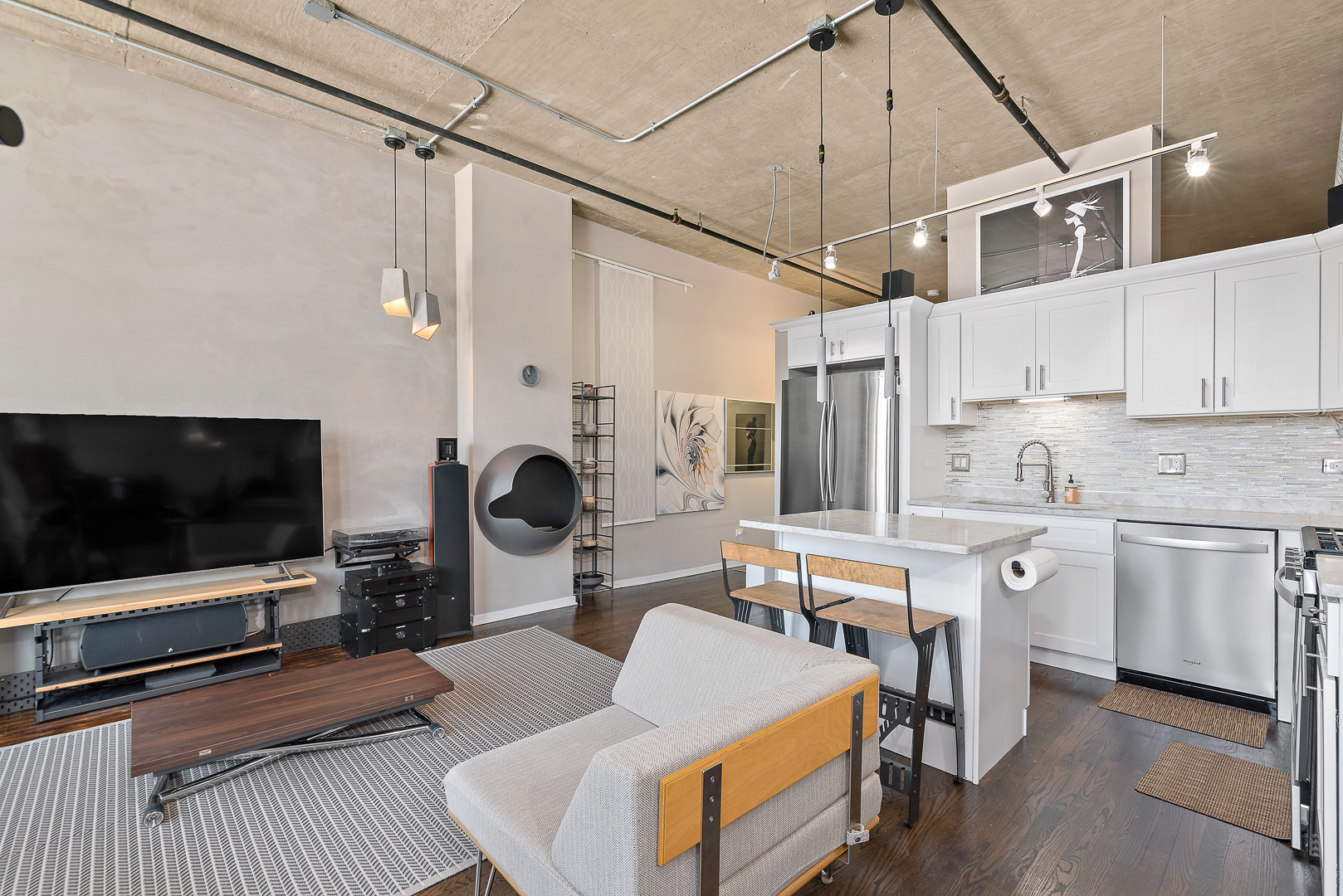 849 N Franklin Street Unit: 1219