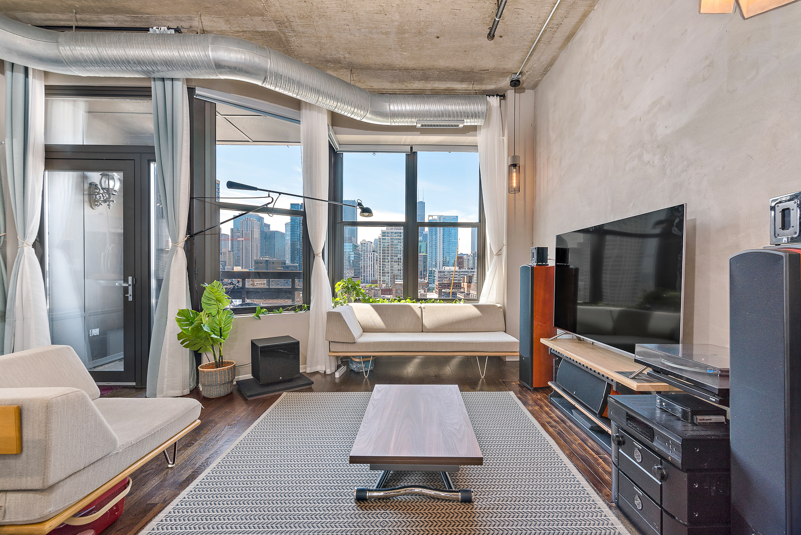 849 N Franklin Street Unit: 1219