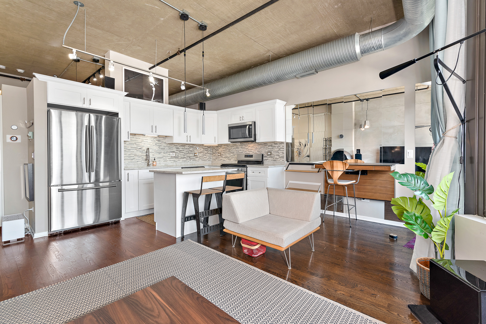 849 N Franklin Street Unit: 1219