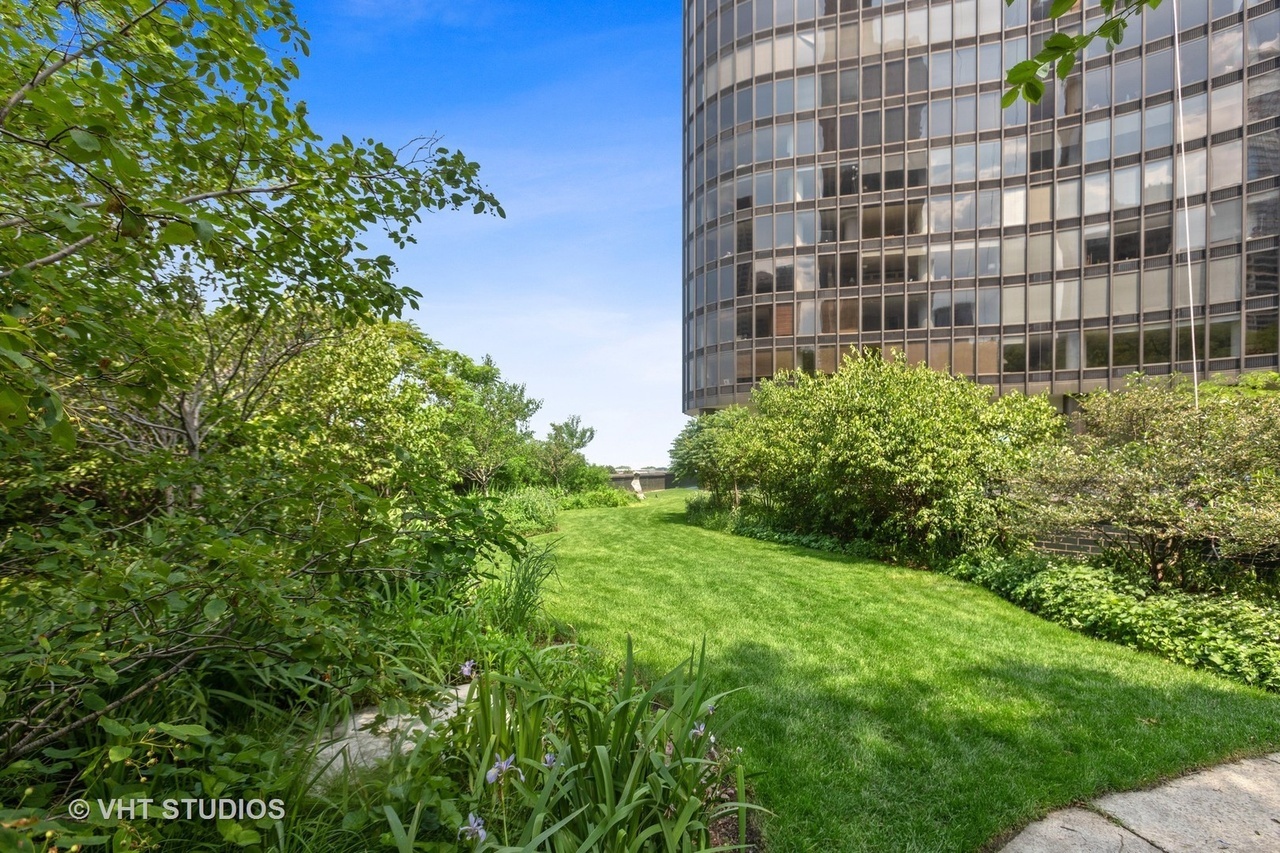 505 N Lake Shore Drive Unit: 1818
