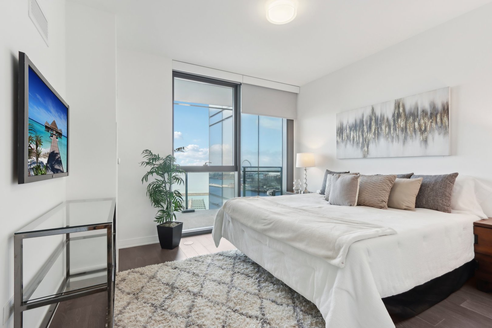 211 N Harbor Drive Unit: 1008