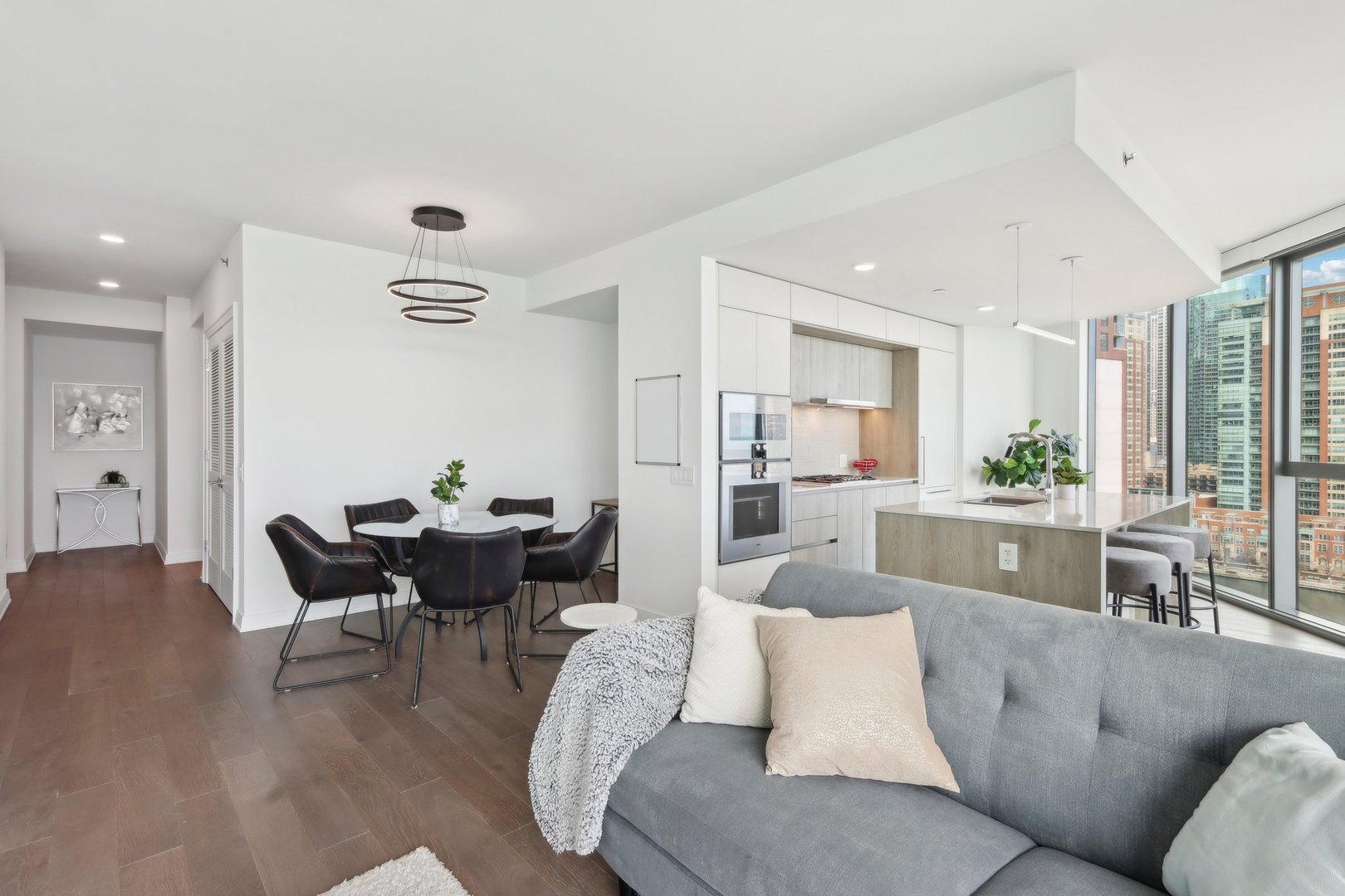 211 N Harbor Drive Unit: 1008