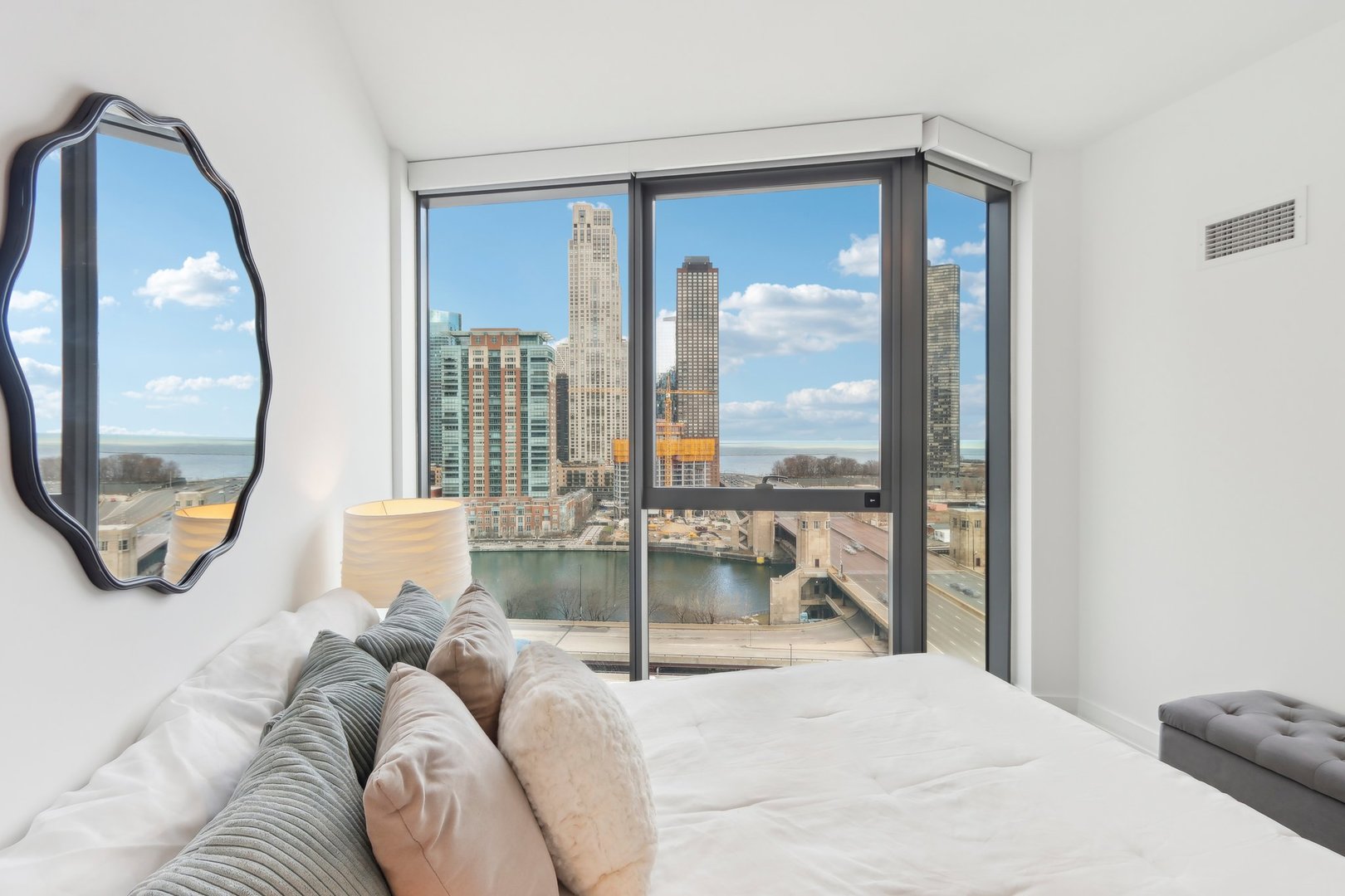 211 N Harbor Drive Unit: 1008