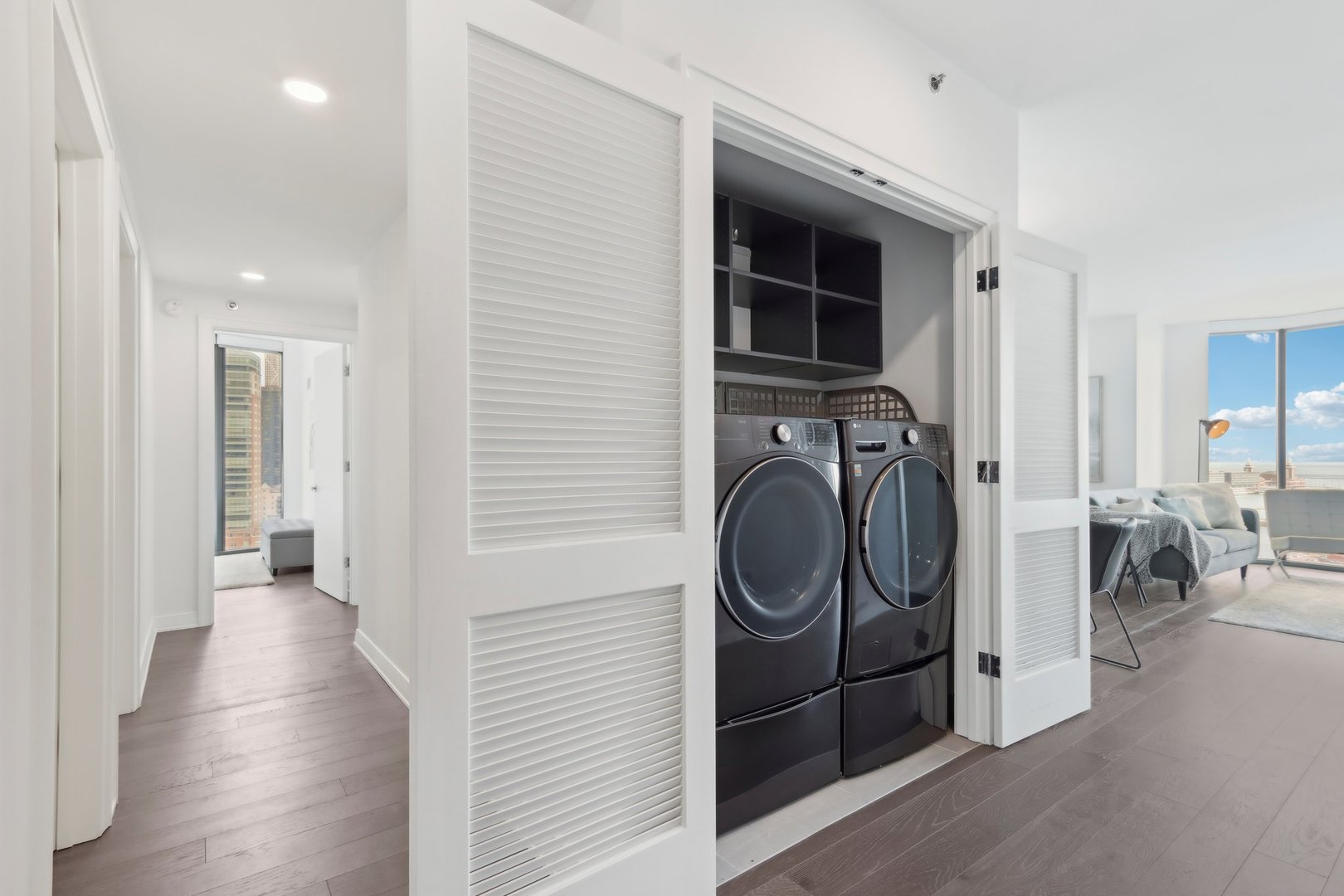 211 N Harbor Drive Unit: 1008