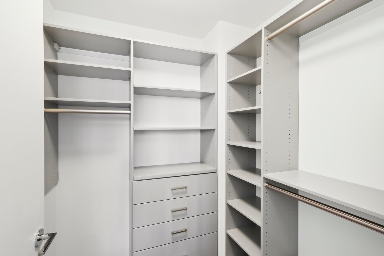 211 N Harbor Drive Unit: 1008