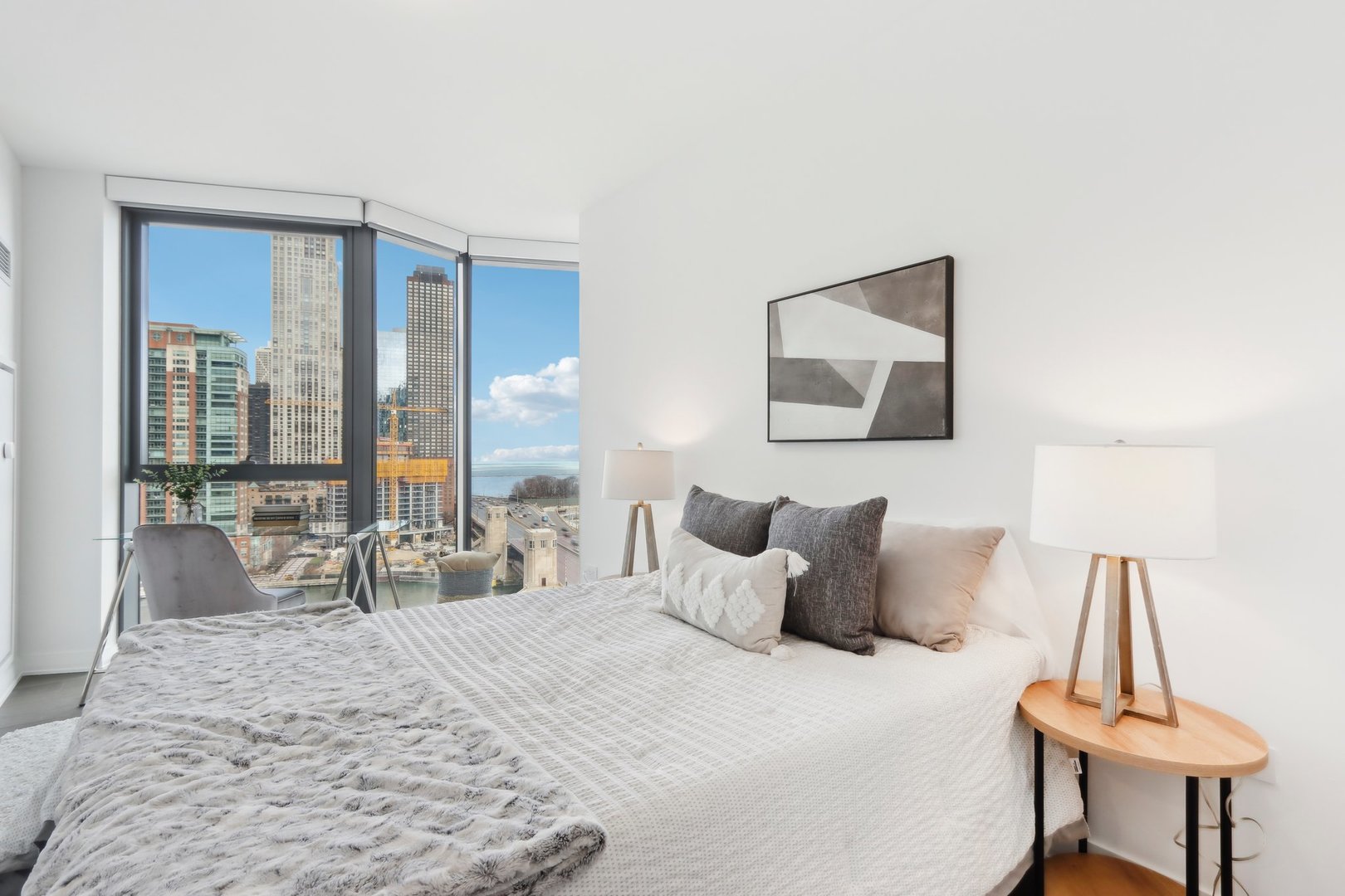 211 N Harbor Drive Unit: 1008