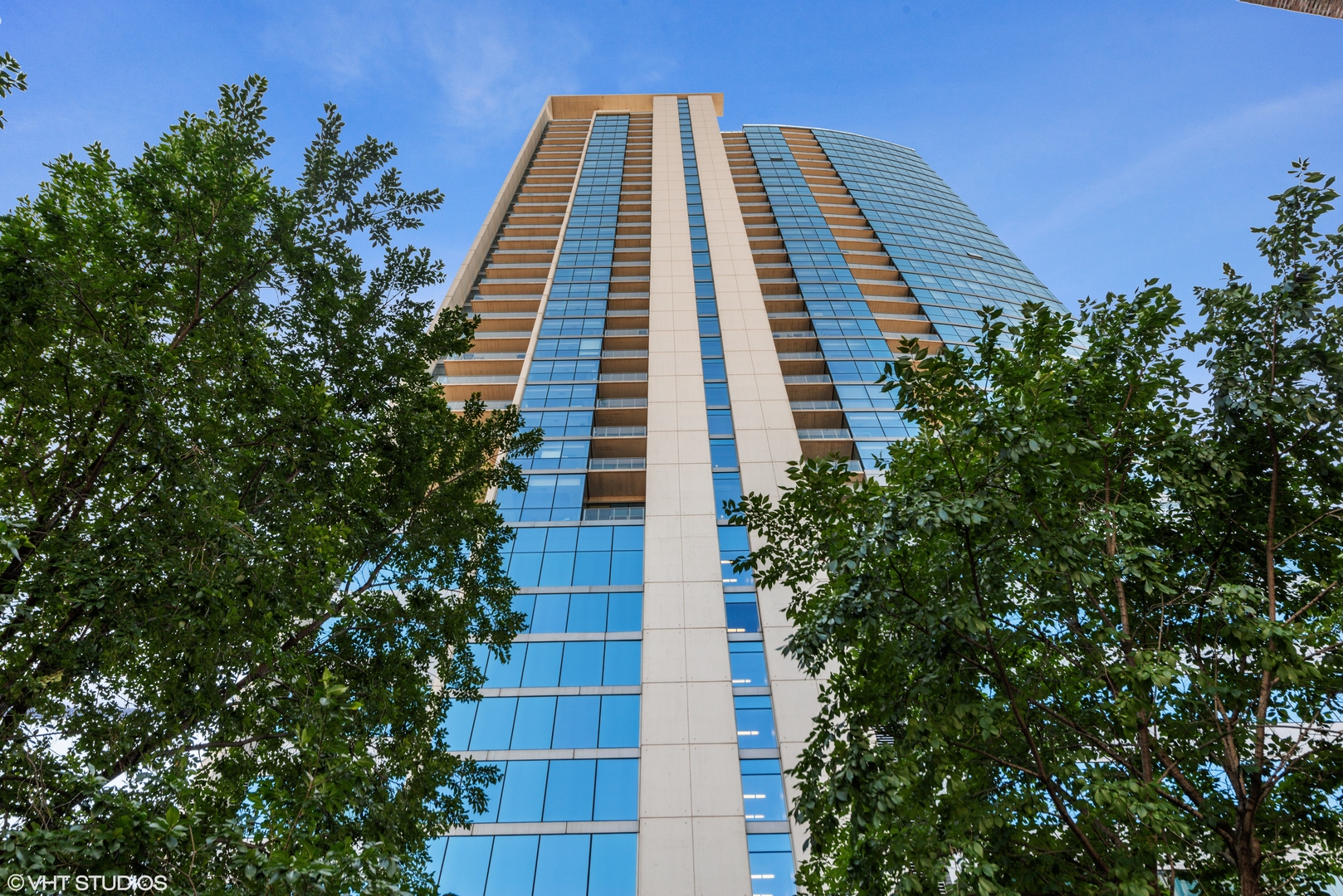 303 W Ohio Street Unit: P54