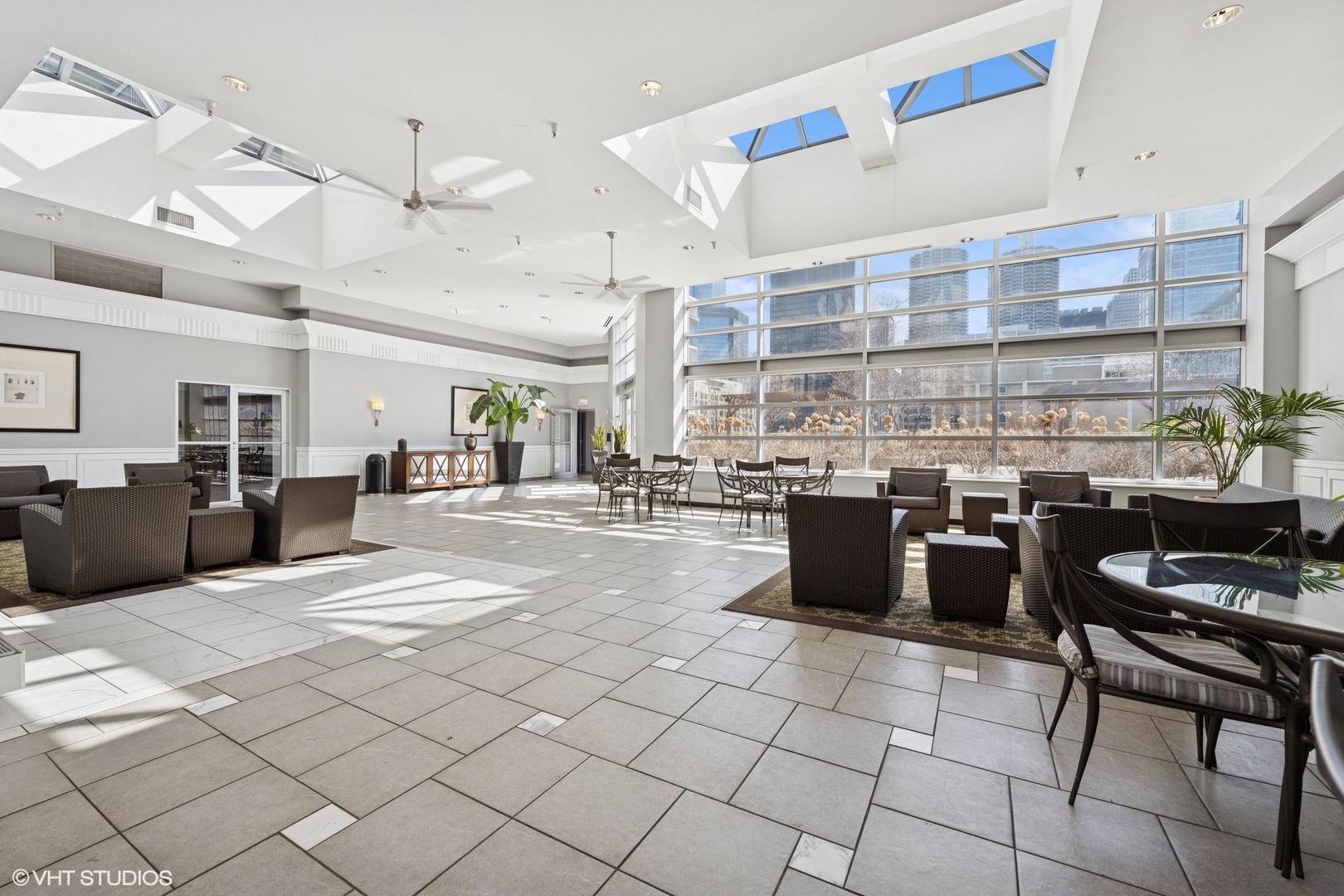 545 N Dearborn Street Unit: 2311