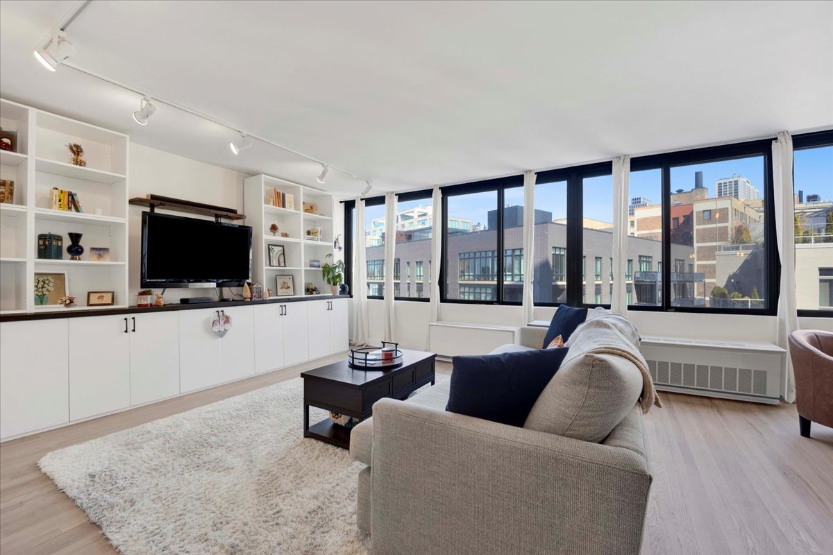 2754 N Hampden Court Unit: 805