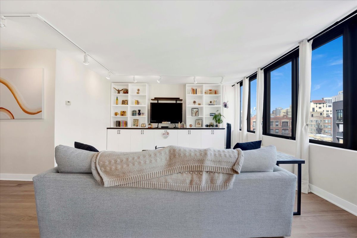 2754 N Hampden Court Unit: 805