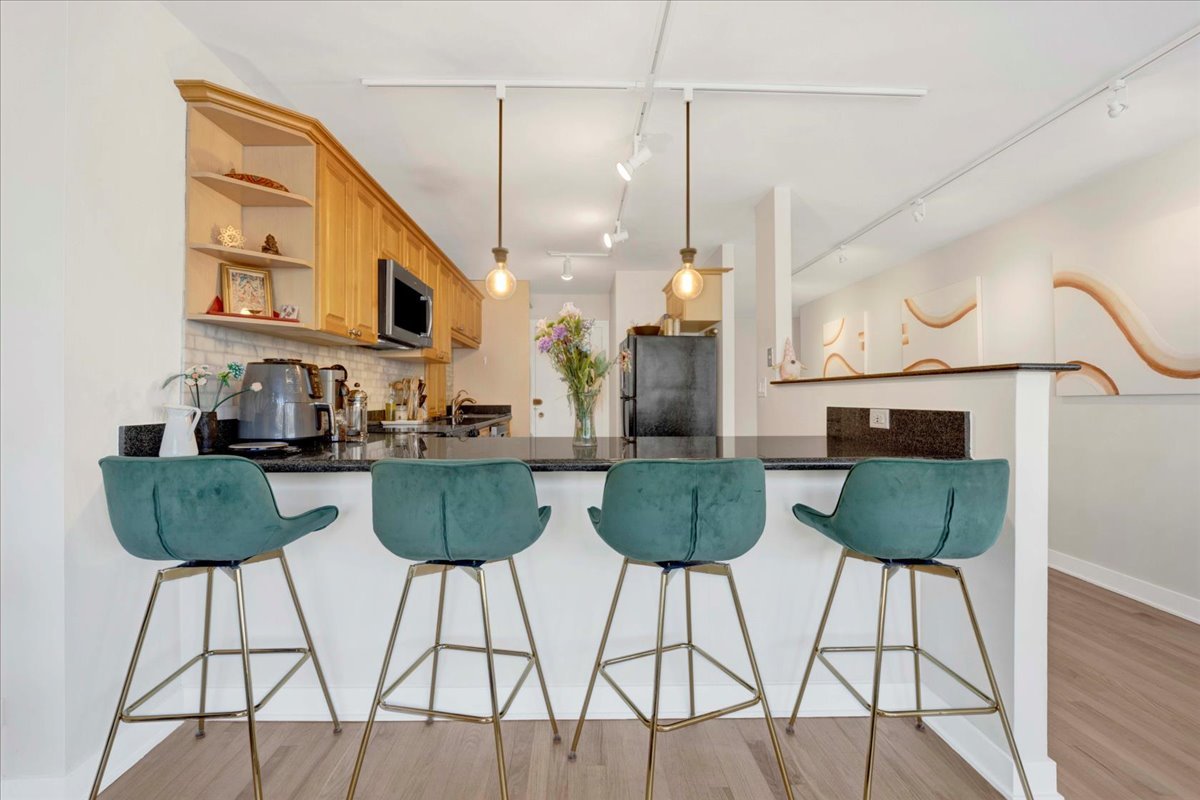 2754 N Hampden Court Unit: 805