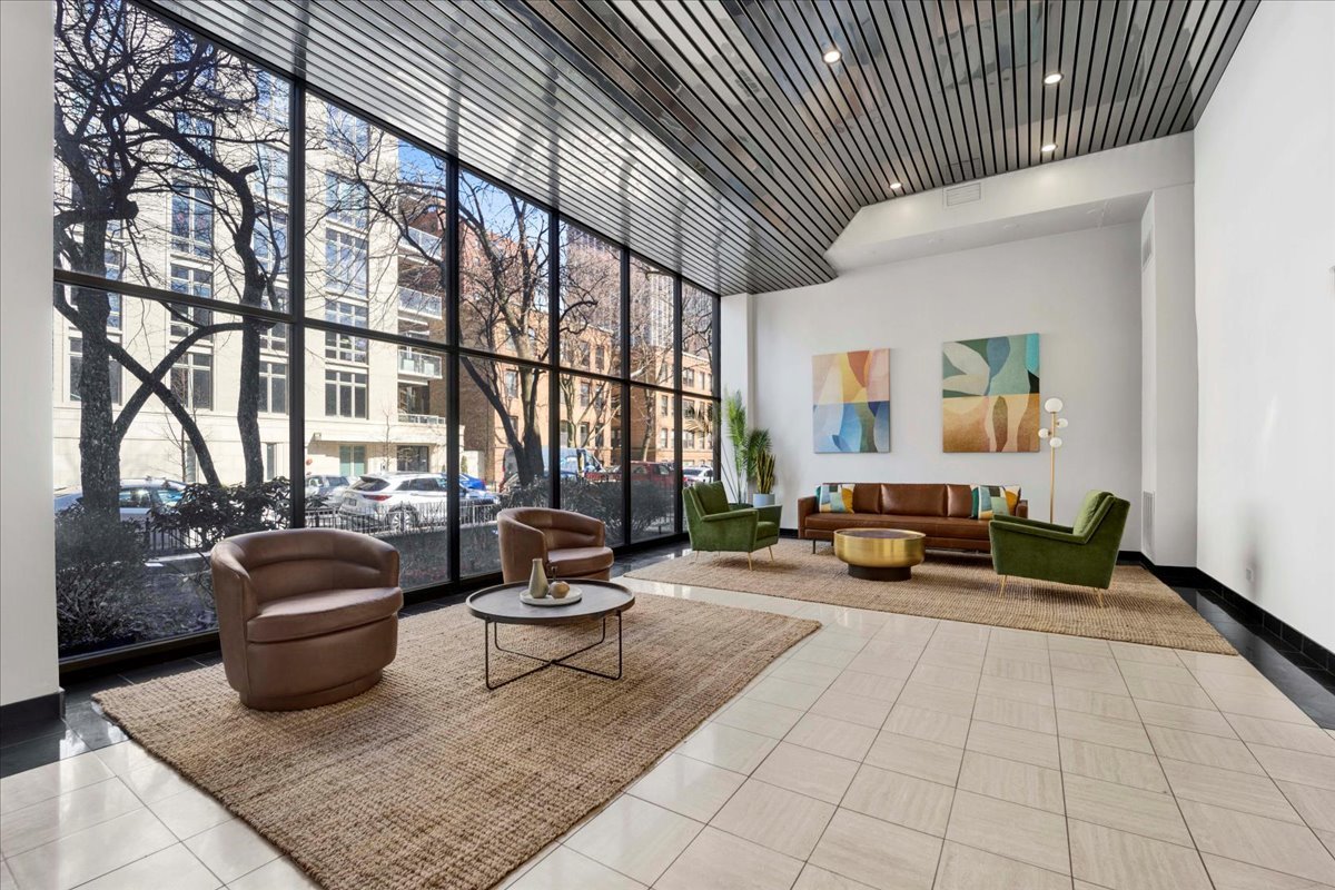 2754 N Hampden Court Unit: 805