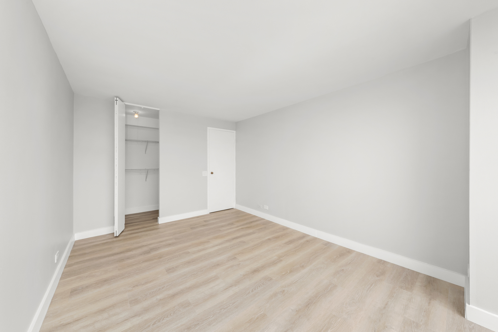 4343 N Clarendon Avenue Unit: 1505