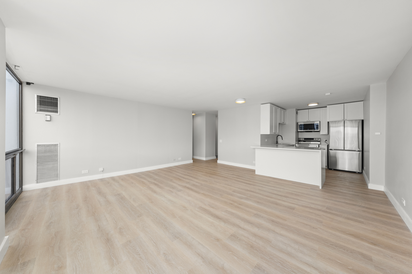 4343 N Clarendon Avenue Unit: 1505