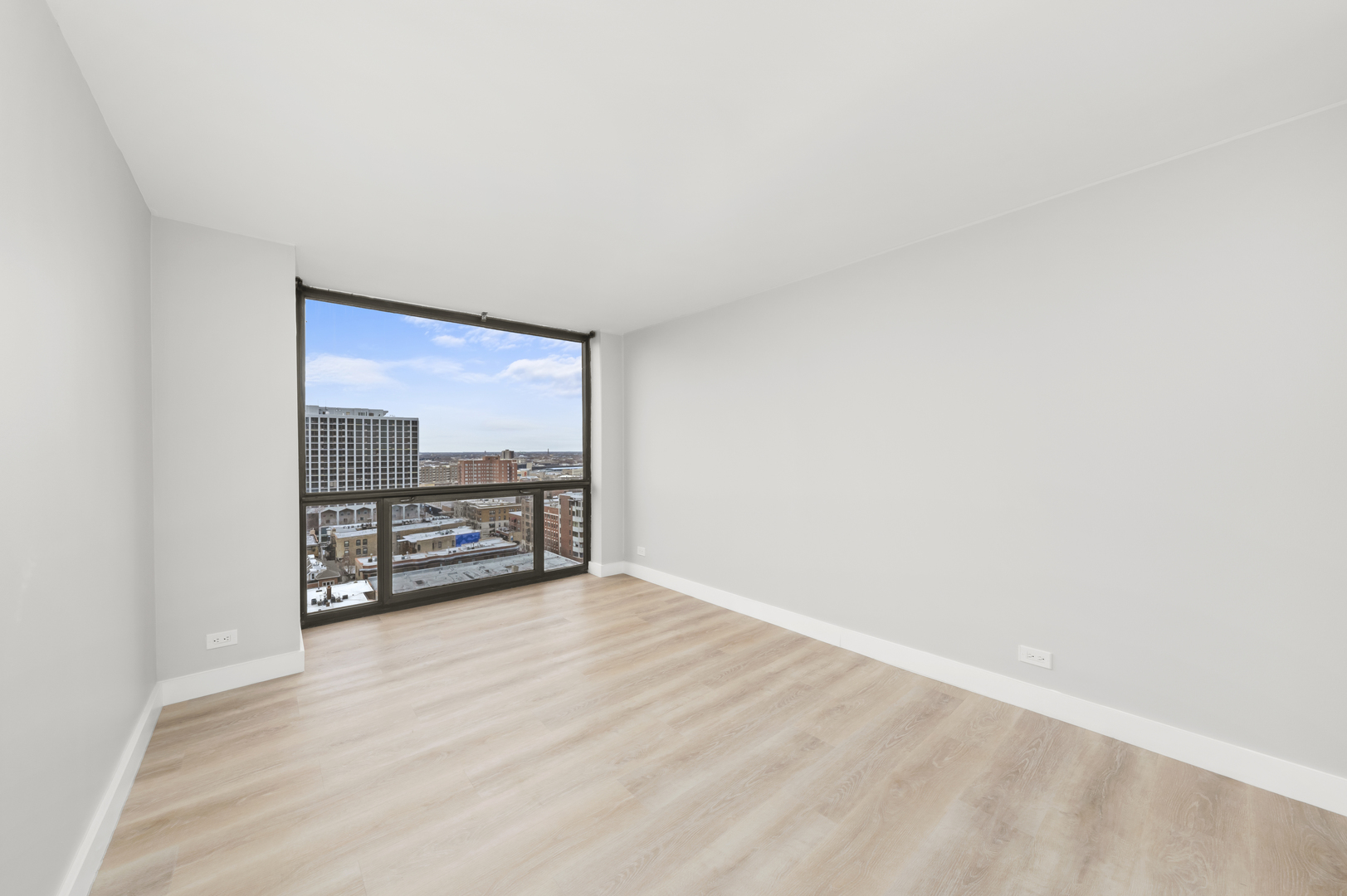 4343 N Clarendon Avenue Unit: 1505
