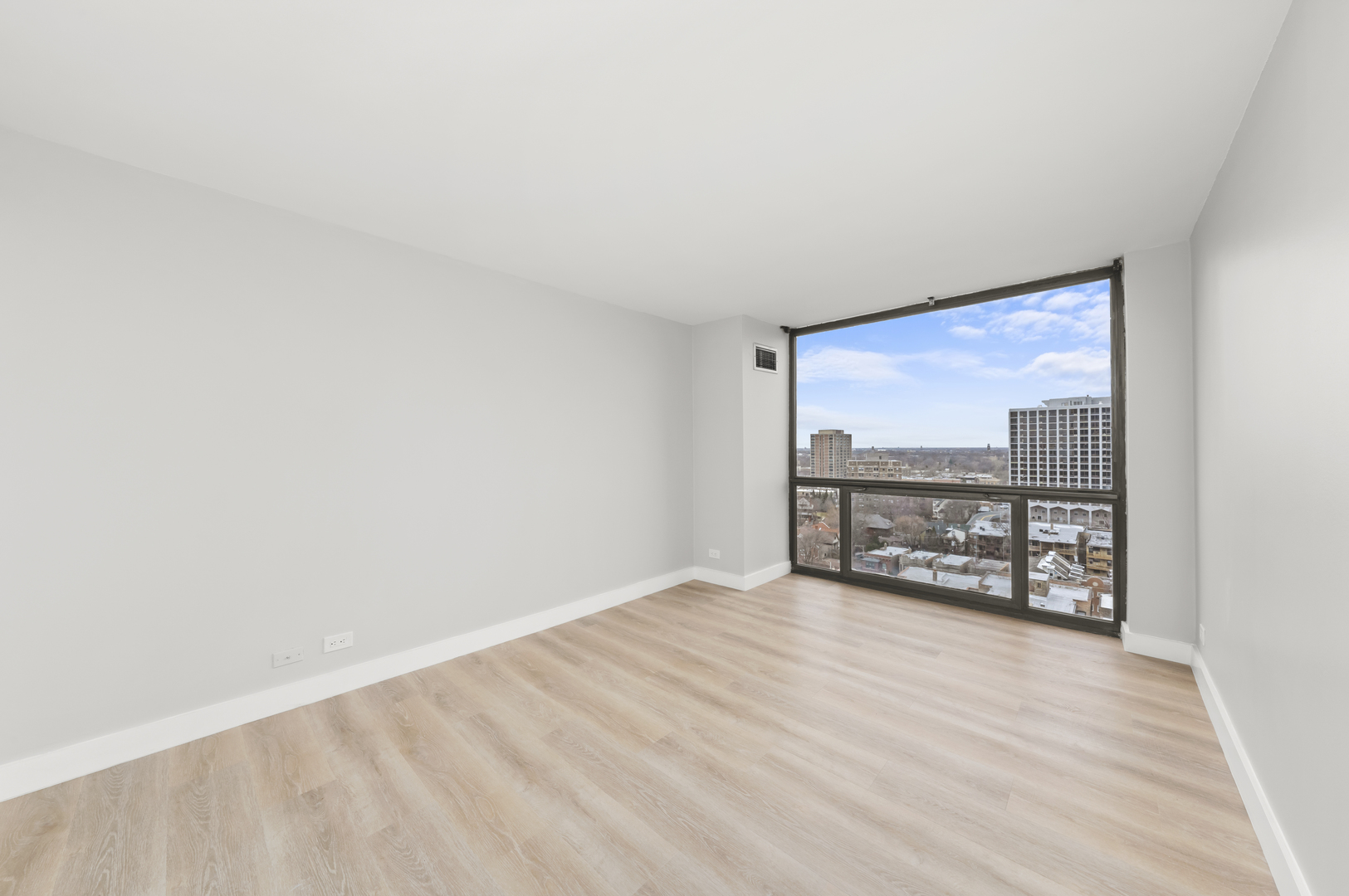 4343 N Clarendon Avenue Unit: 1505
