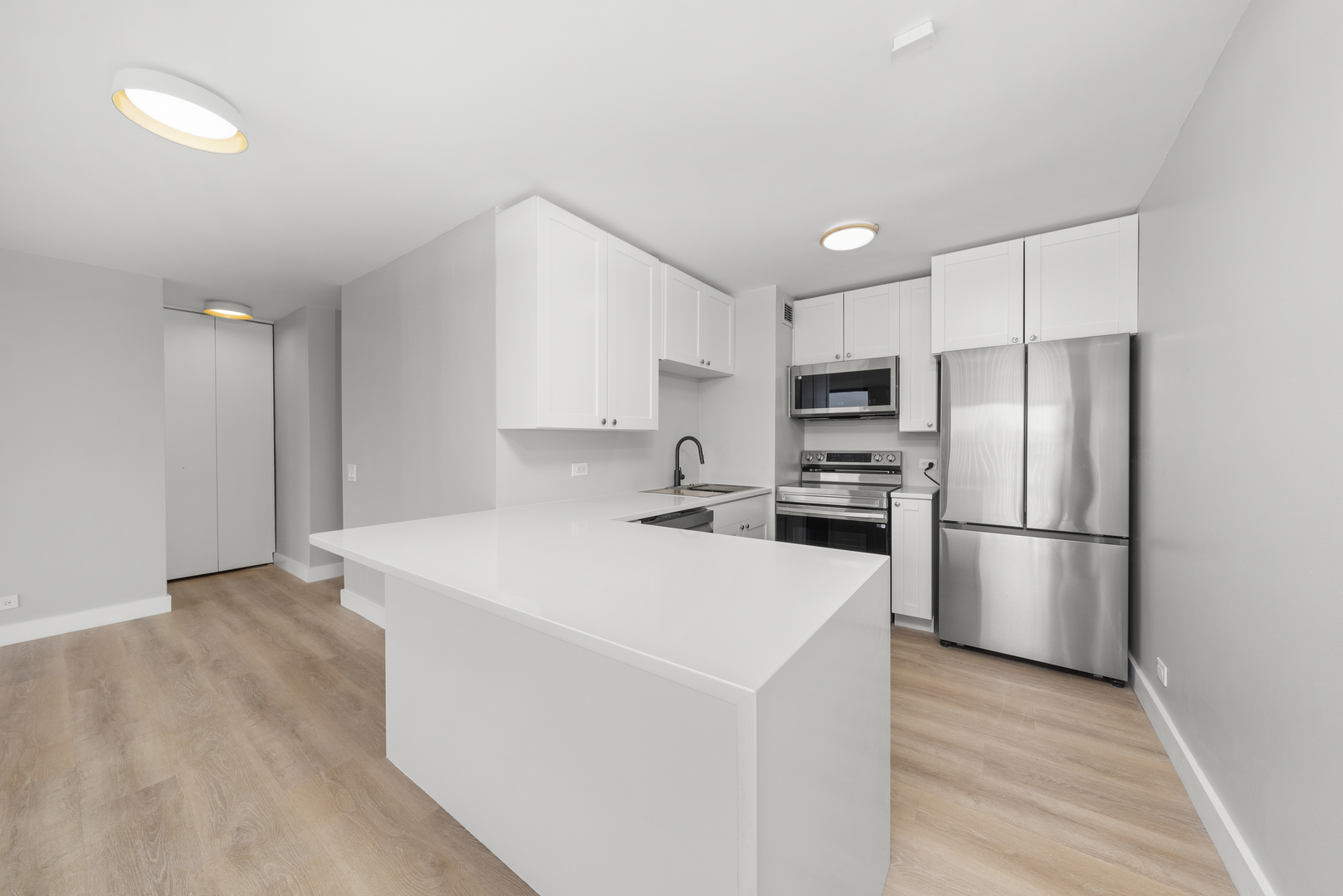 4343 N Clarendon Avenue Unit: 1505