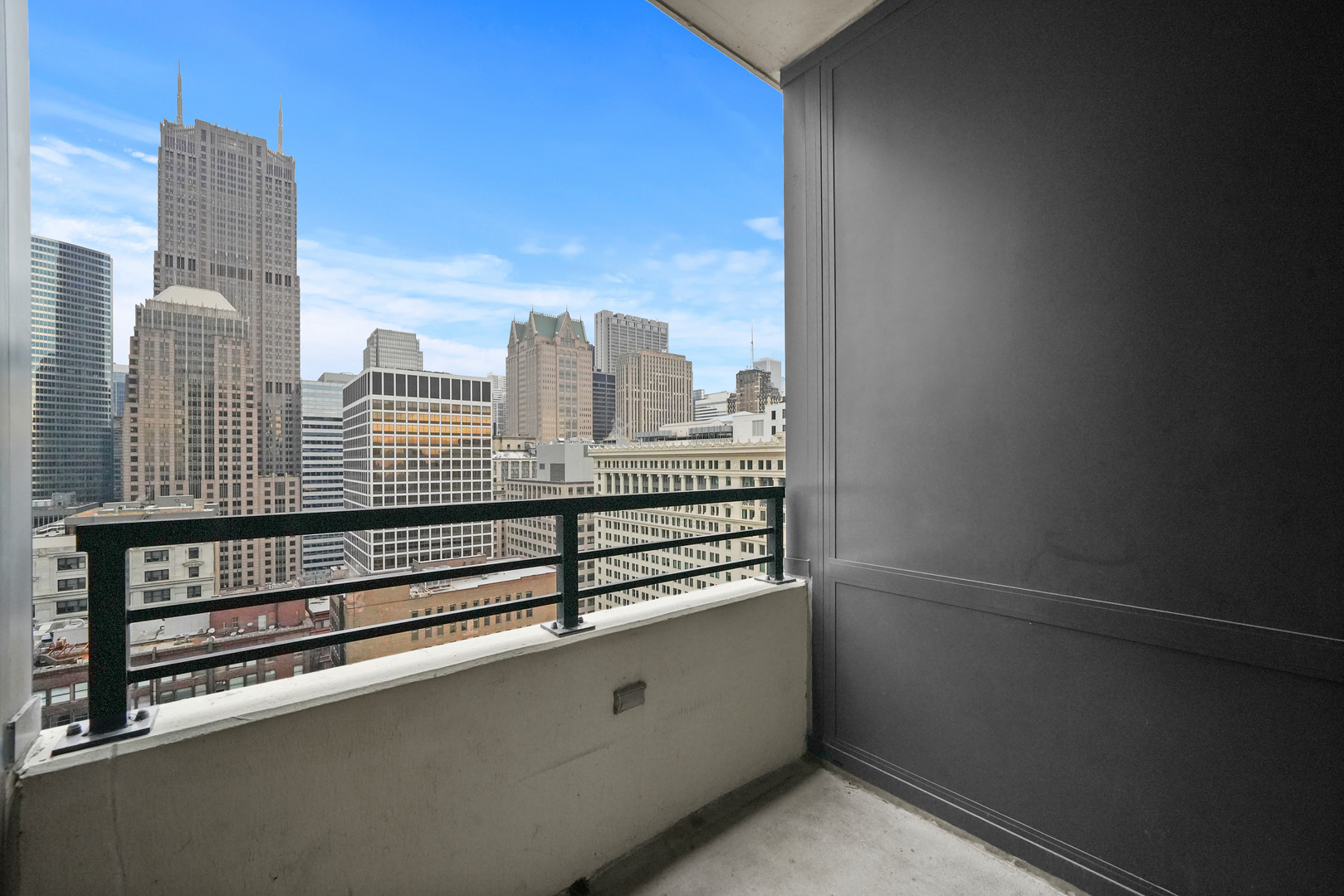 235 W VAN BUREN Street Unit: 2719