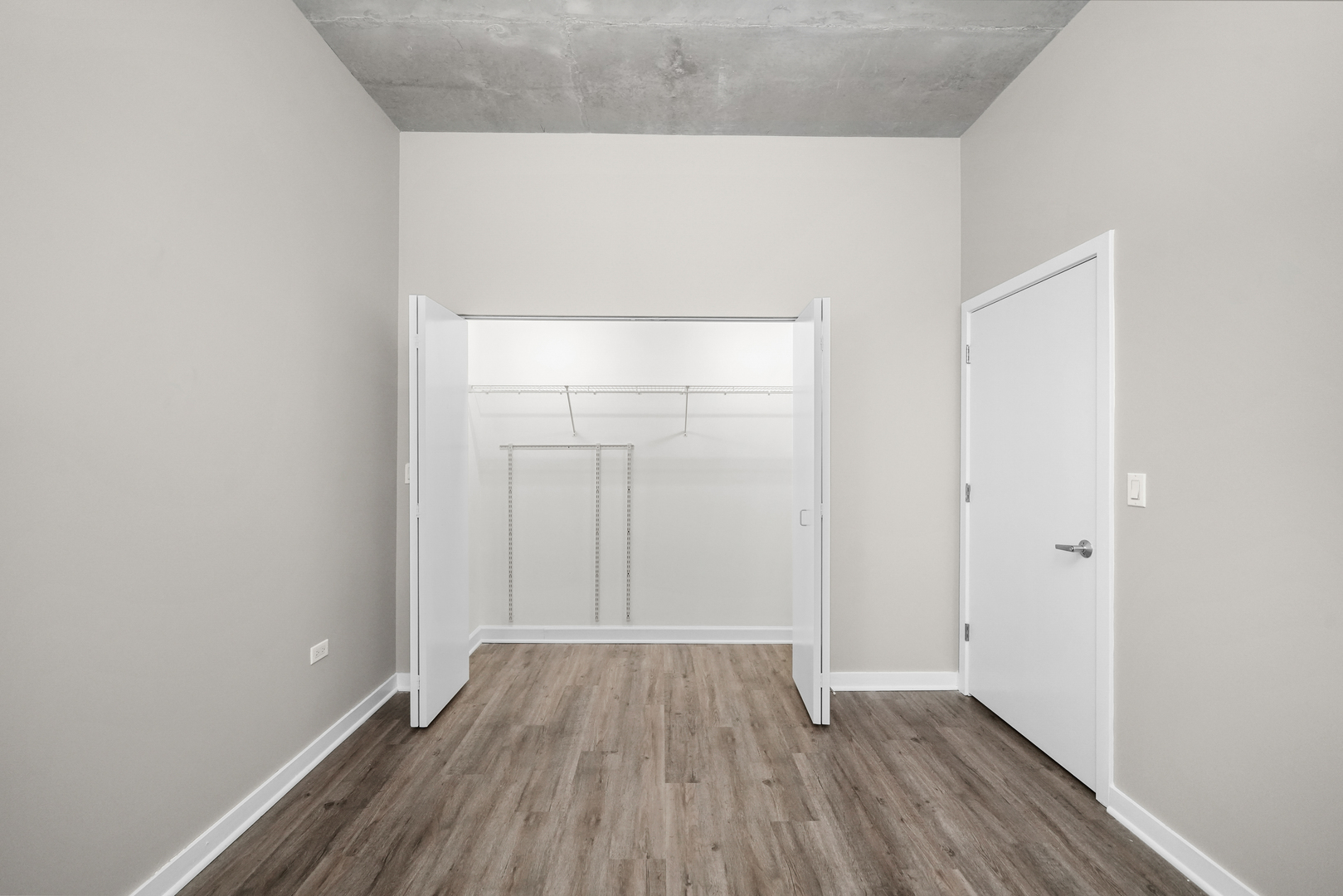 235 W VAN BUREN Street Unit: 2719
