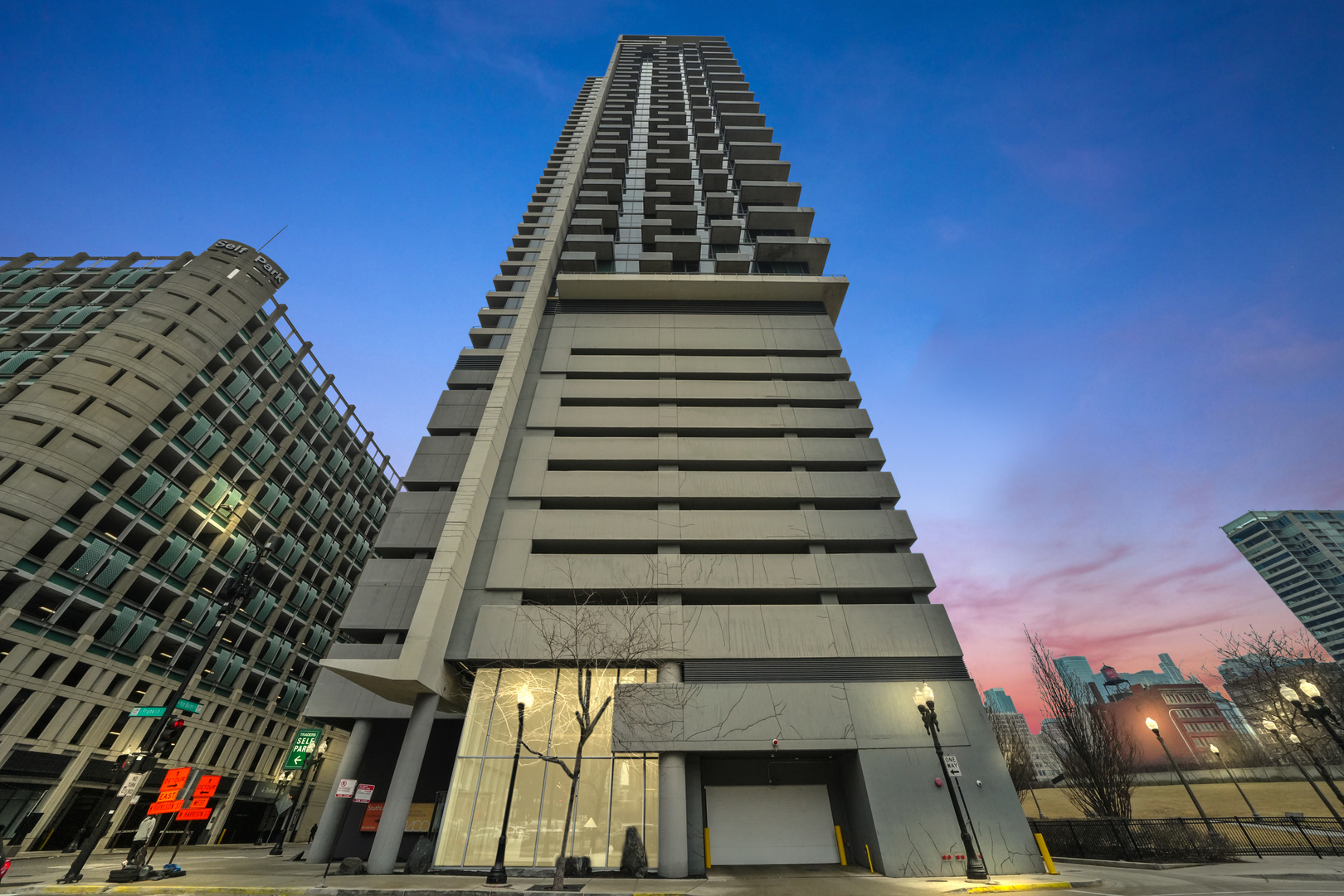 235 W VAN BUREN Street Unit: 2719
