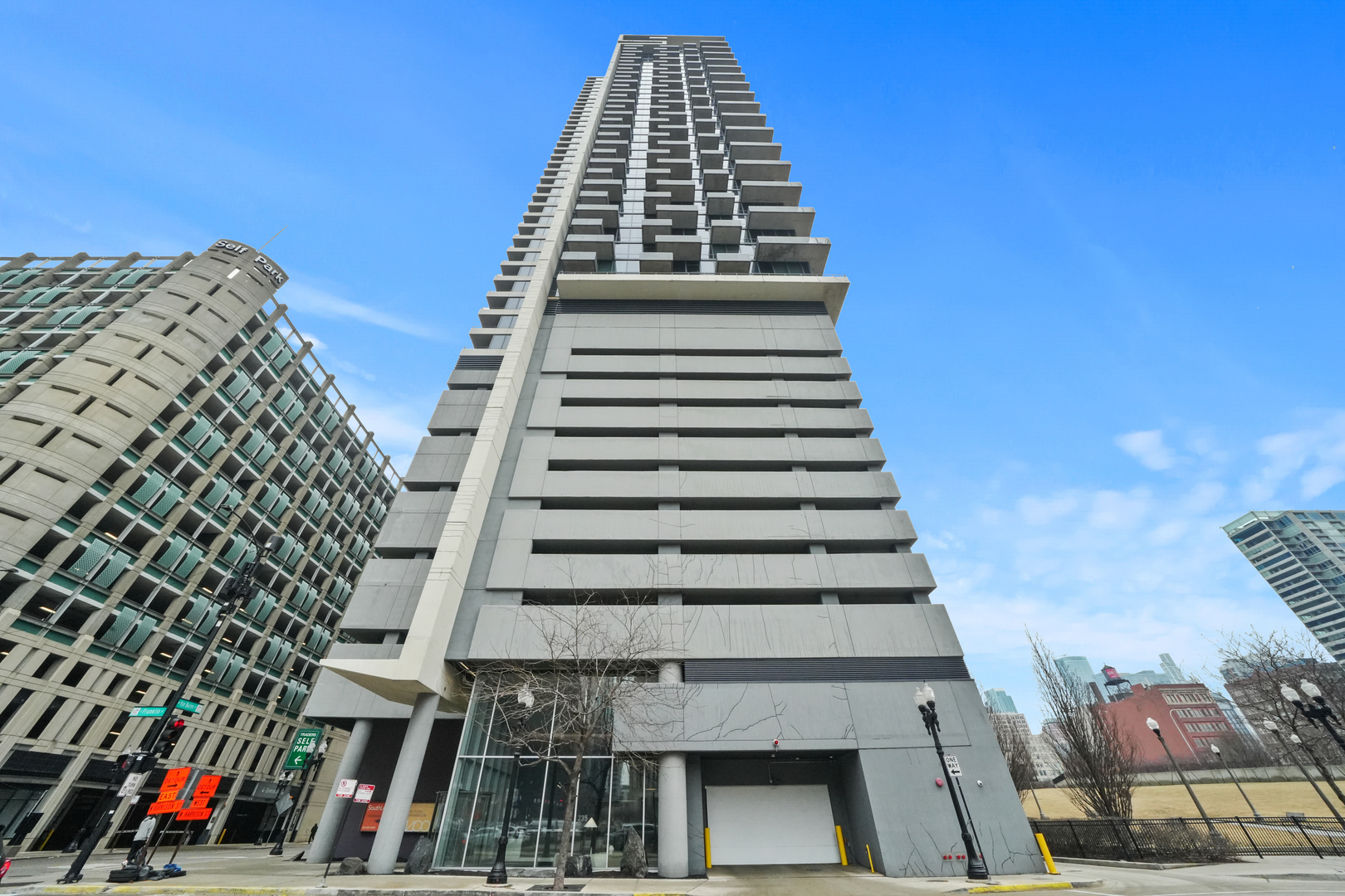 235 W VAN BUREN Street Unit: 2719