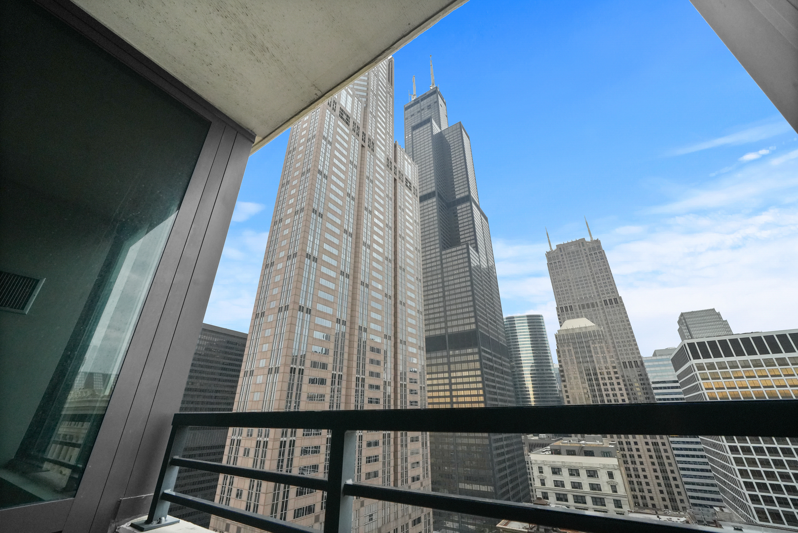 235 W VAN BUREN Street Unit: 2719