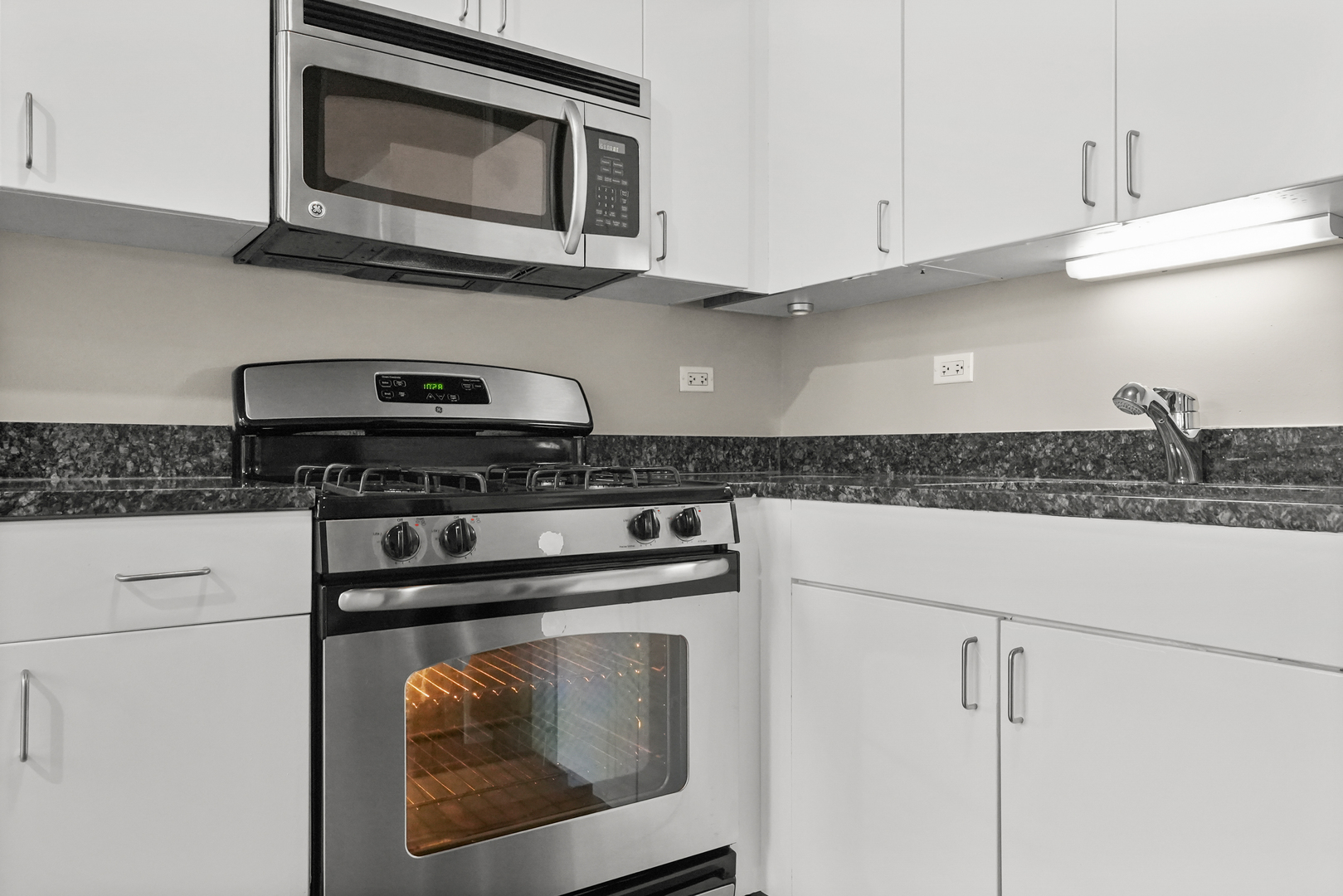 235 W VAN BUREN Street Unit: 2719