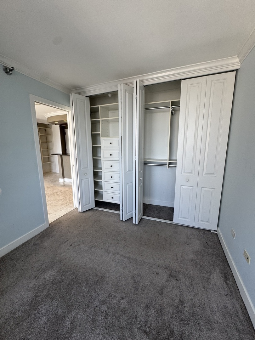 111 W MAPLE Street Unit: 911