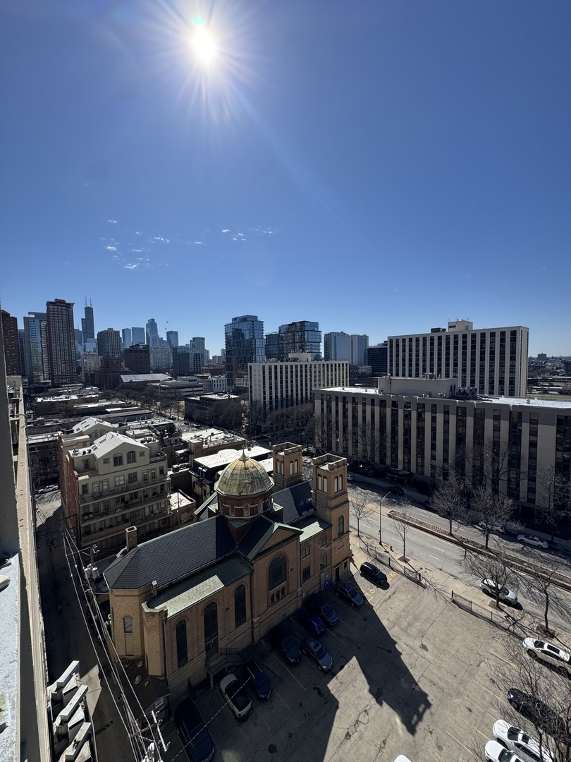 111 W MAPLE Street Unit: 911