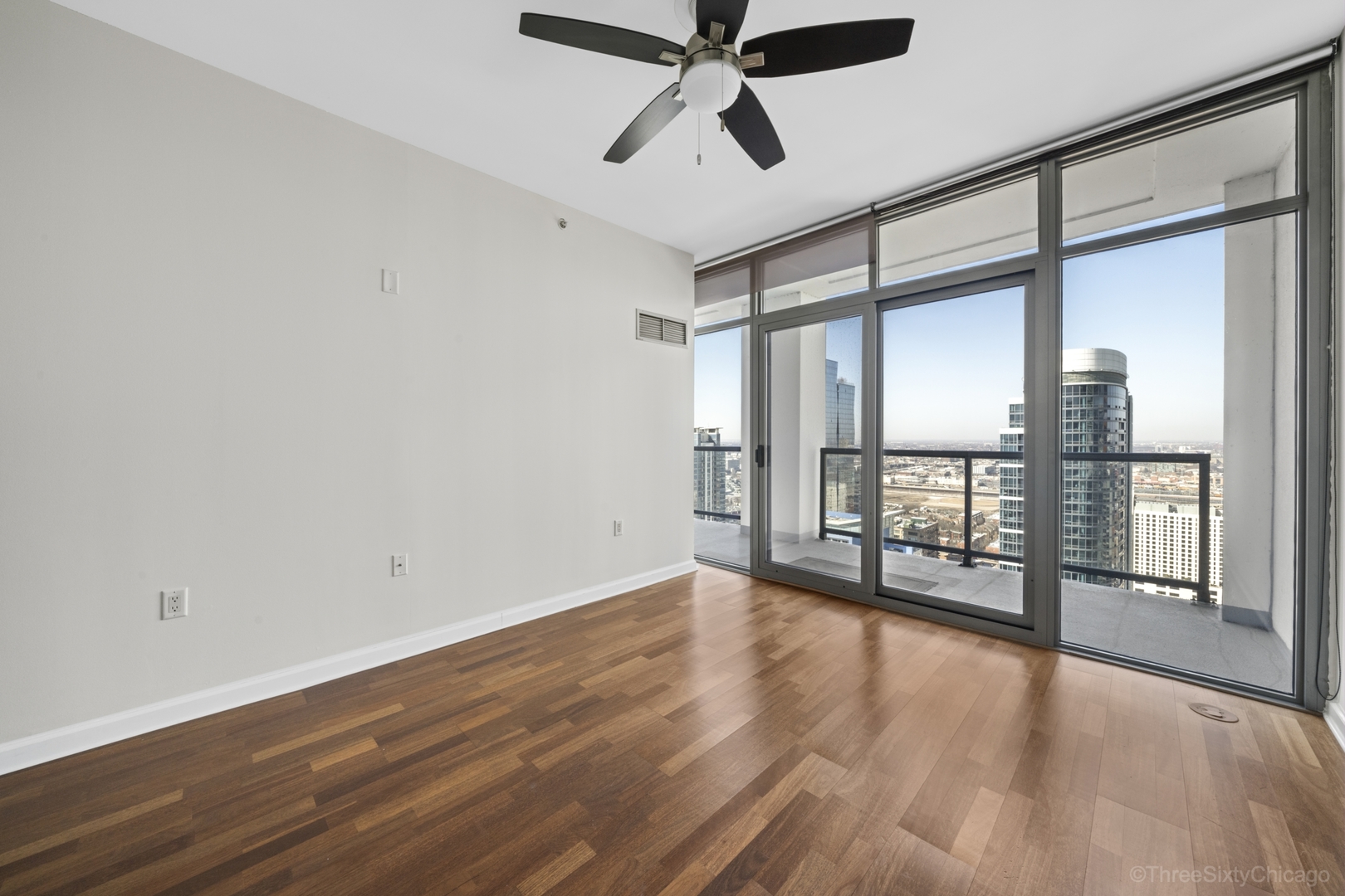 1235 S Prairie Avenue Unit: 3507