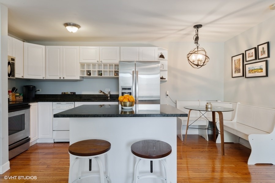 1339 N Dearborn Street Unit: 16G