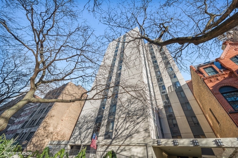 1339 N Dearborn Street Unit: 16G