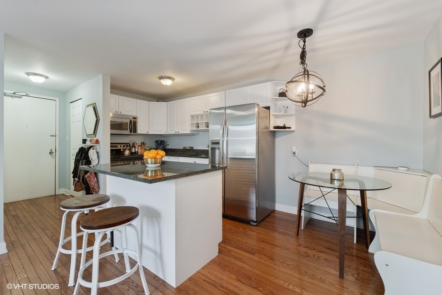 1339 N Dearborn Street Unit: 16G