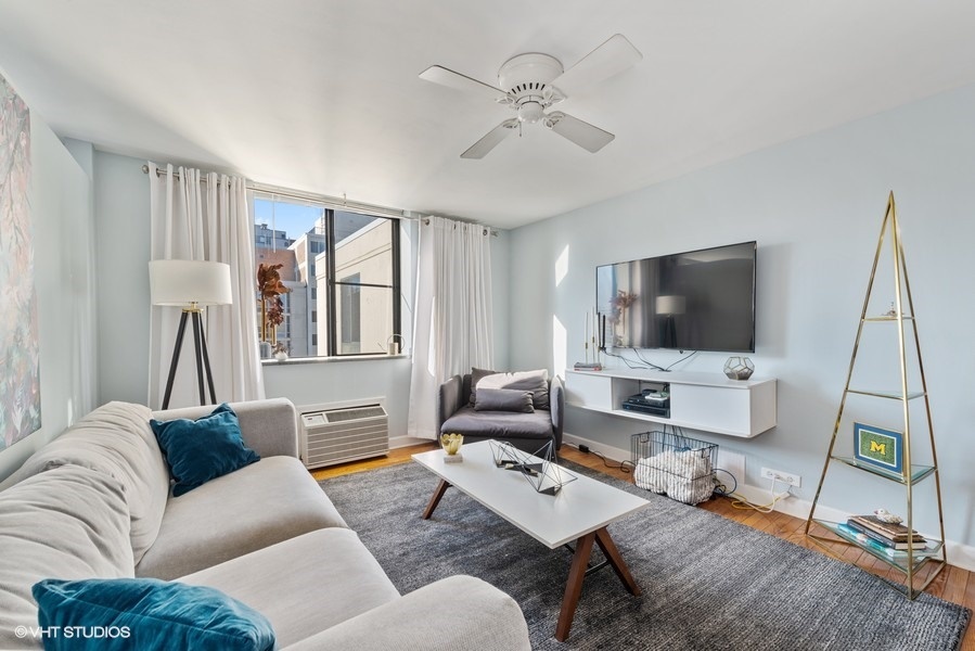 1339 N Dearborn Street Unit: 16G