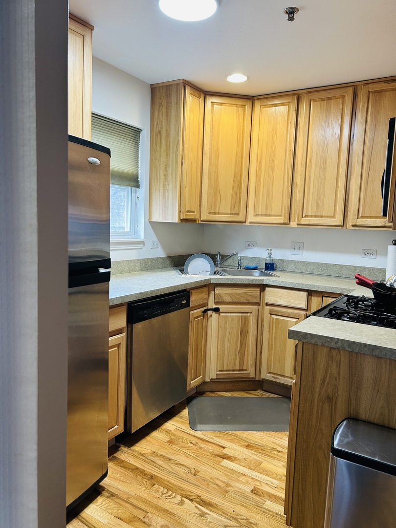 3951 W Ainslie Street Unit: 7