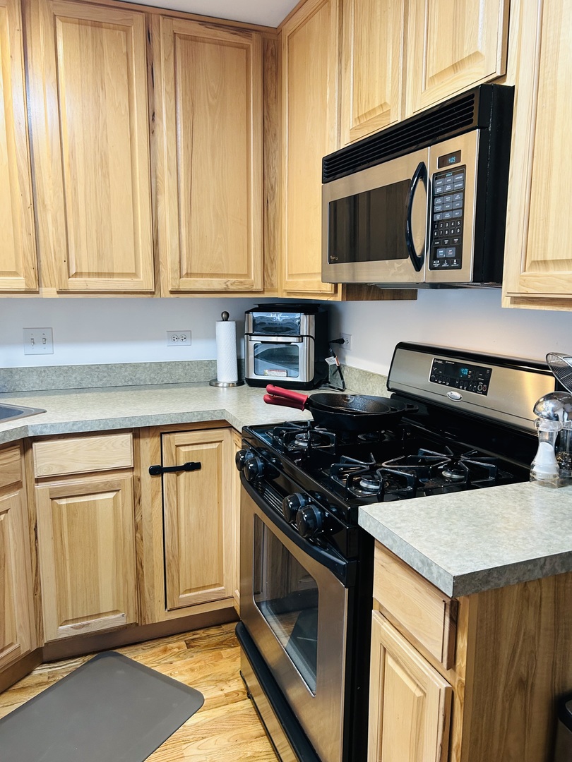 3951 W Ainslie Street Unit: 7