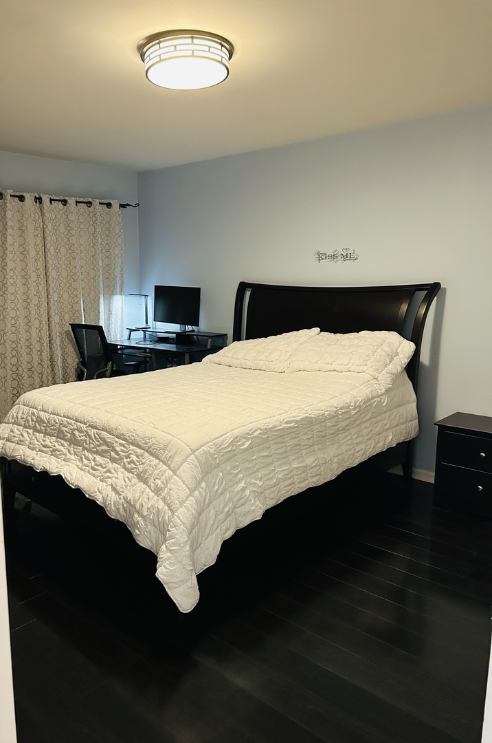 3951 W Ainslie Street Unit: 7